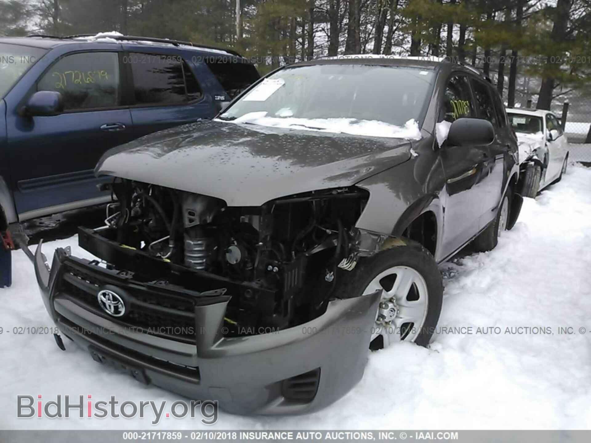 2011 Toyota Rav4 - VIN: 2T3BF4DV8BW161313 - Photo 2