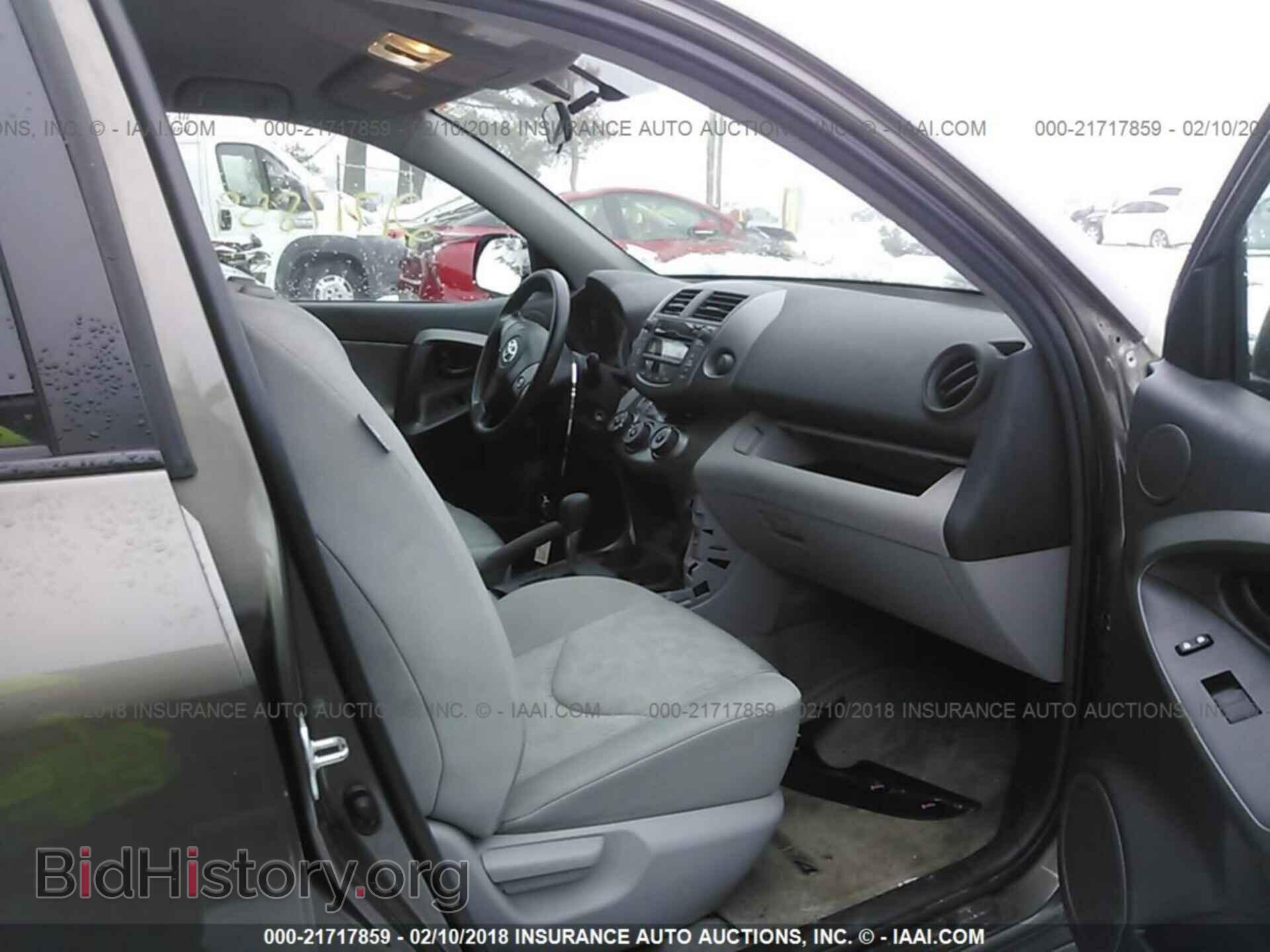 2011 Toyota Rav4 - VIN: 2T3BF4DV8BW161313 - Photo 5