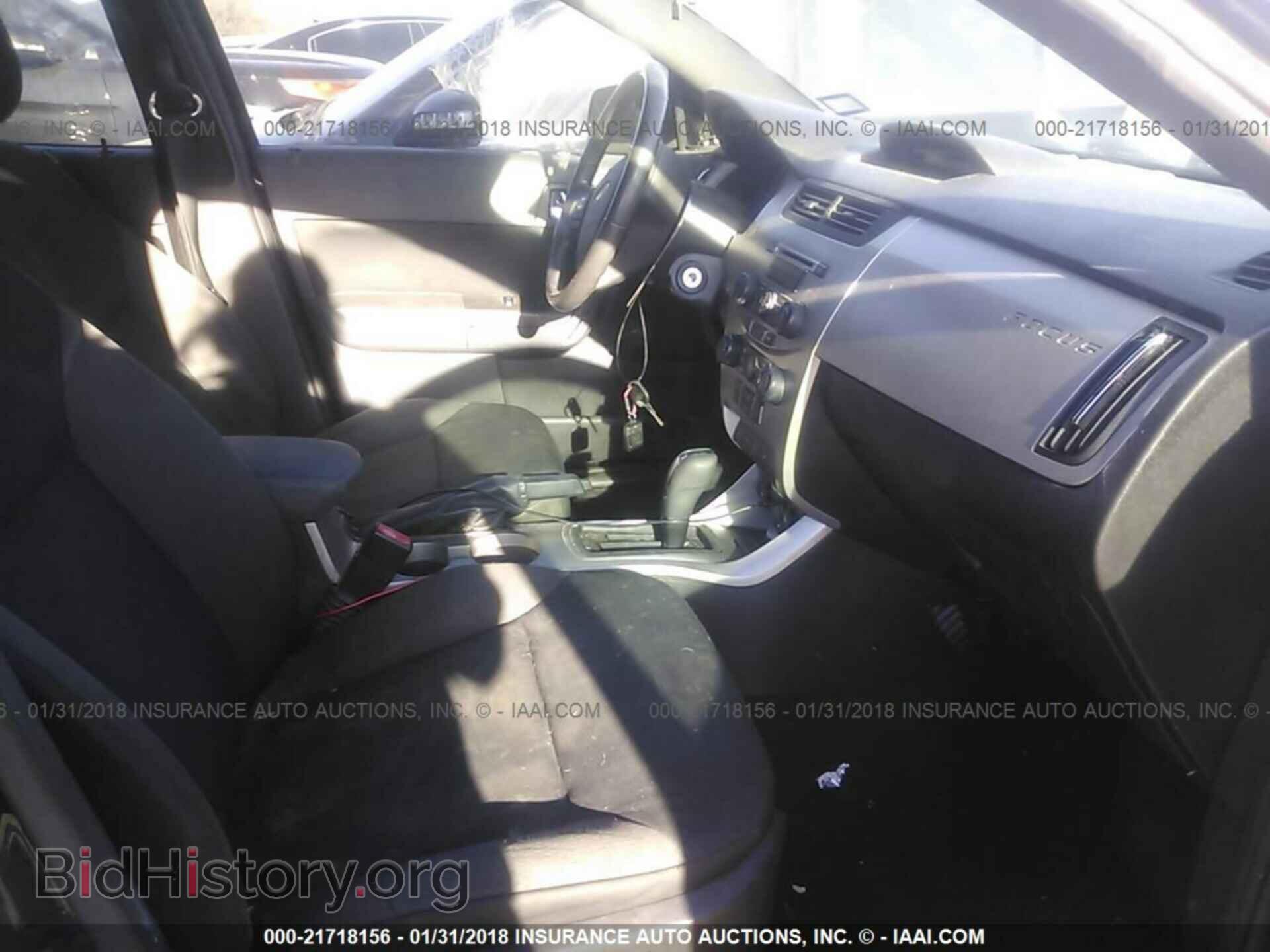2011 Ford Focus - VIN: 1FAHP3GN5BW202064 - Photo 5