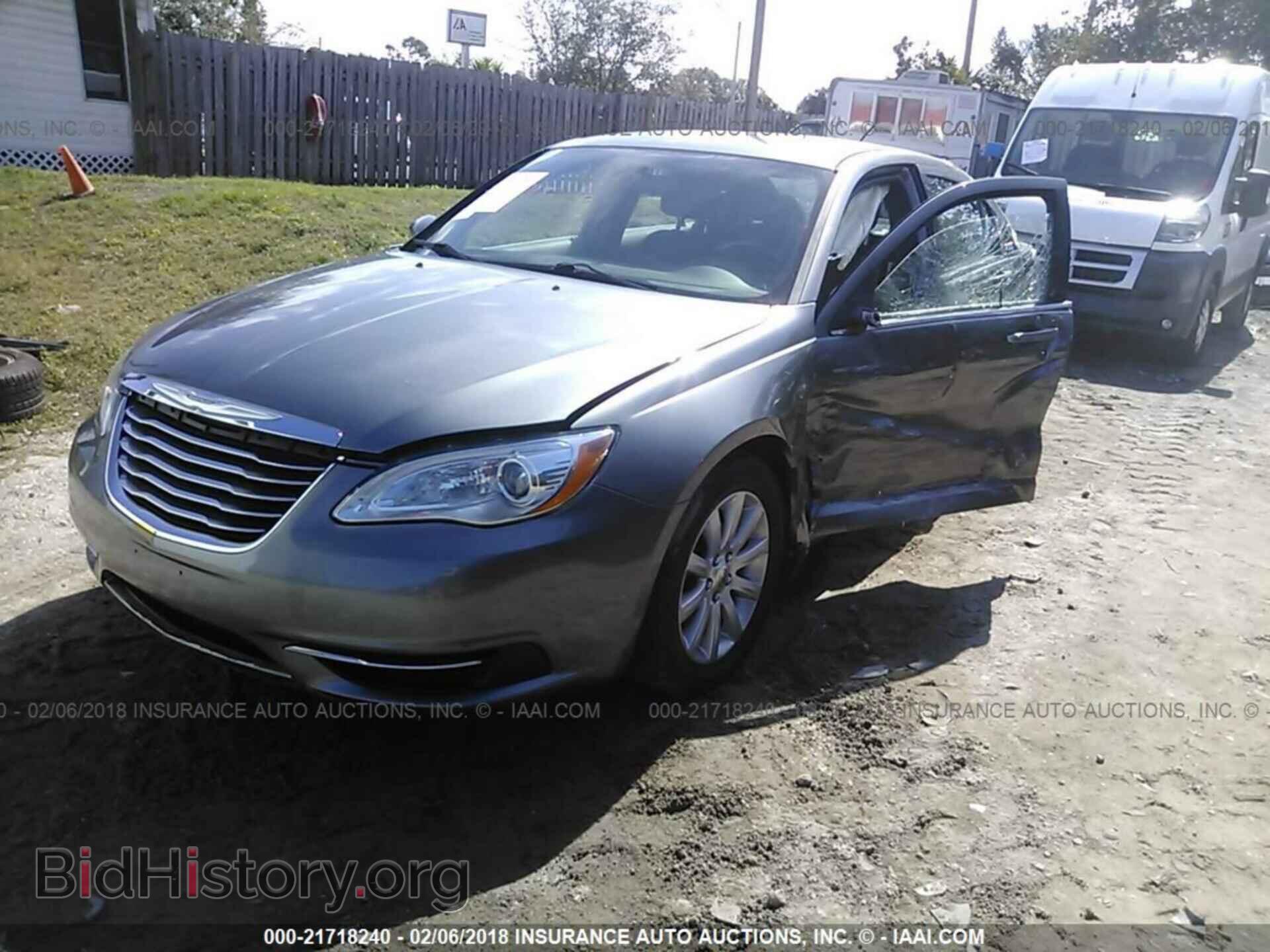 2012 Chrysler 200 - VIN: 1C3CCBBG4CN180170 - Фото 2