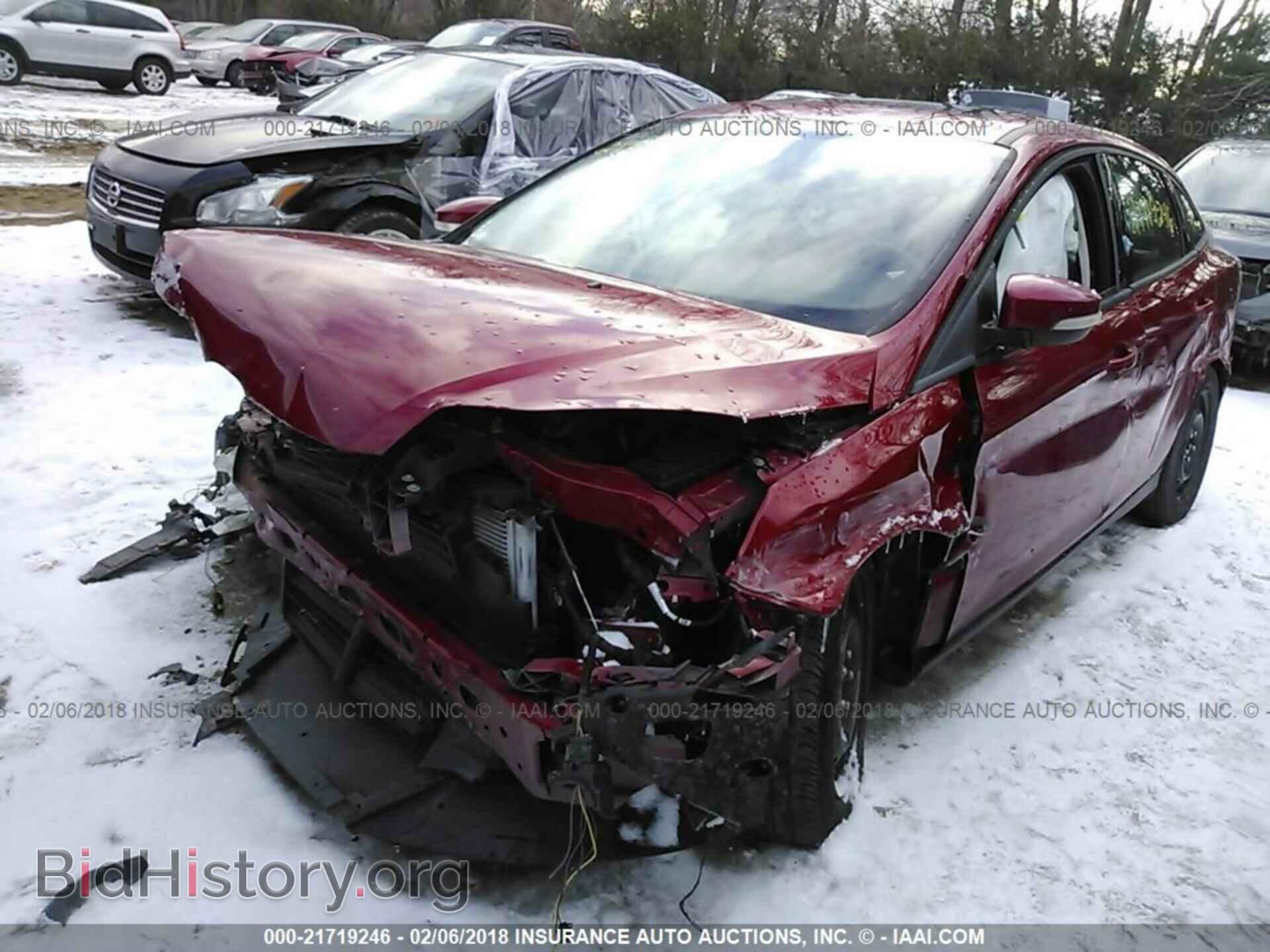2012 Ford Focus - VIN: 1FAHP3F22CL246775 - Фото 2