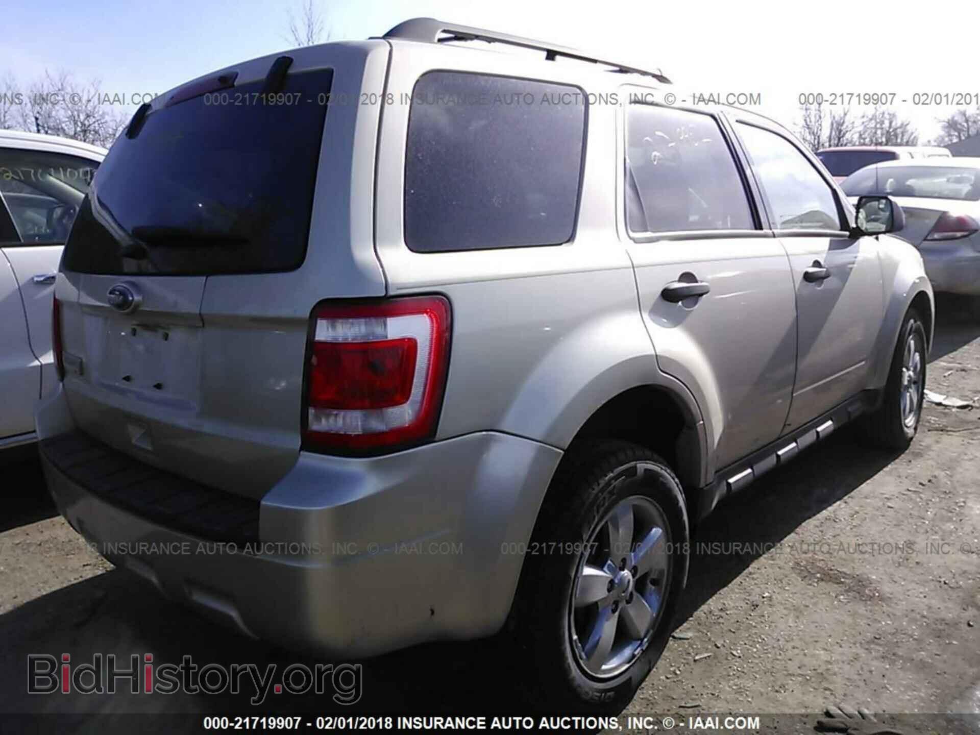 2011 Ford Escape - VIN: 1FMCU9D73BKB10931 - Фото 4