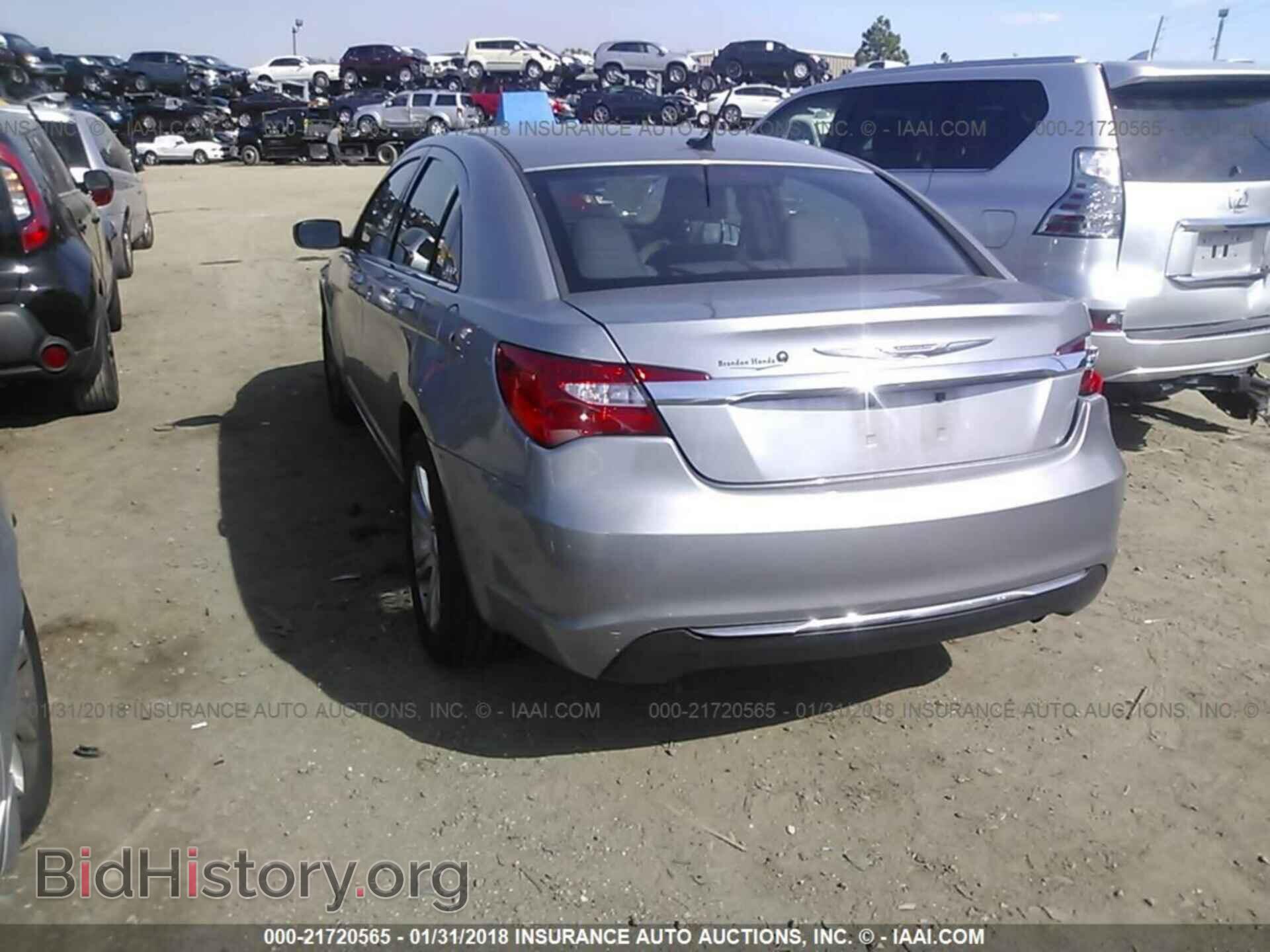 2013 Chrysler 200 - VIN: 1C3CCBBB1DN695939 - Фото 3