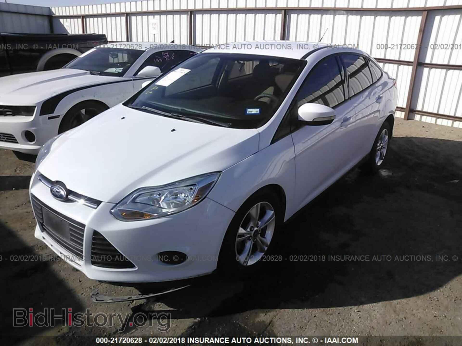 2013 Ford Focus - VIN: 1FADP3F22DL137877 - Фото 2