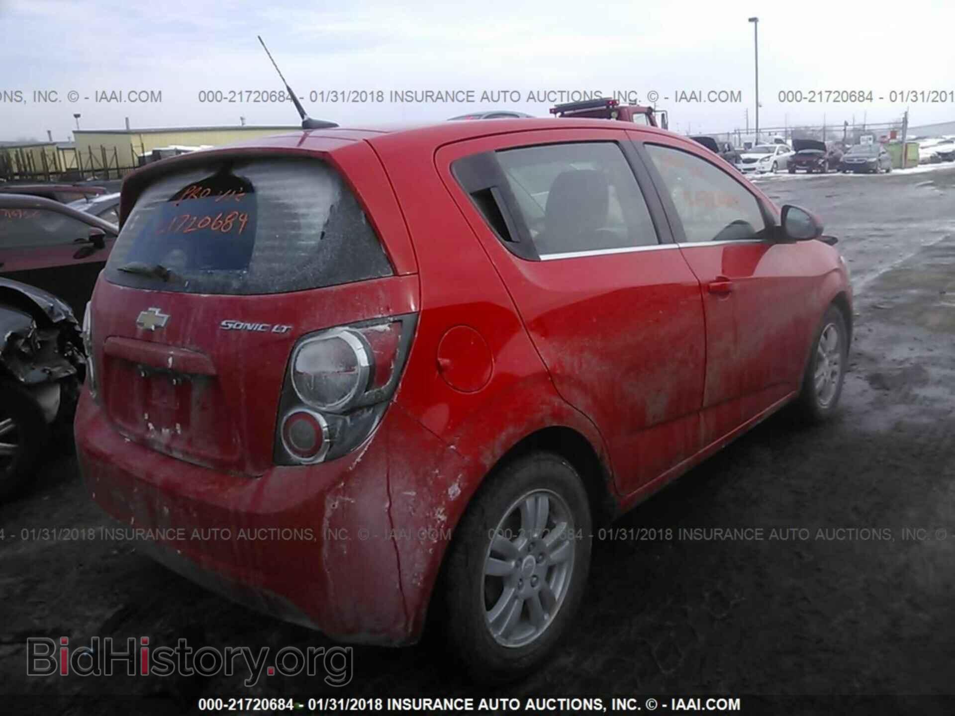 2014 Chevrolet Sonic - VIN: 1G1JC6SH3E4223675 - Фото 4
