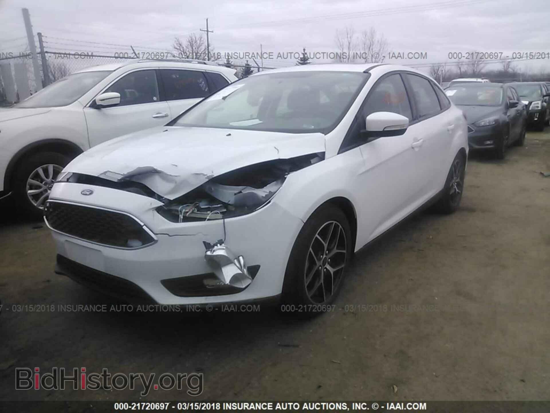 2017 Ford Focus - VIN: 1FADP3H24HL264455 - Photo 2