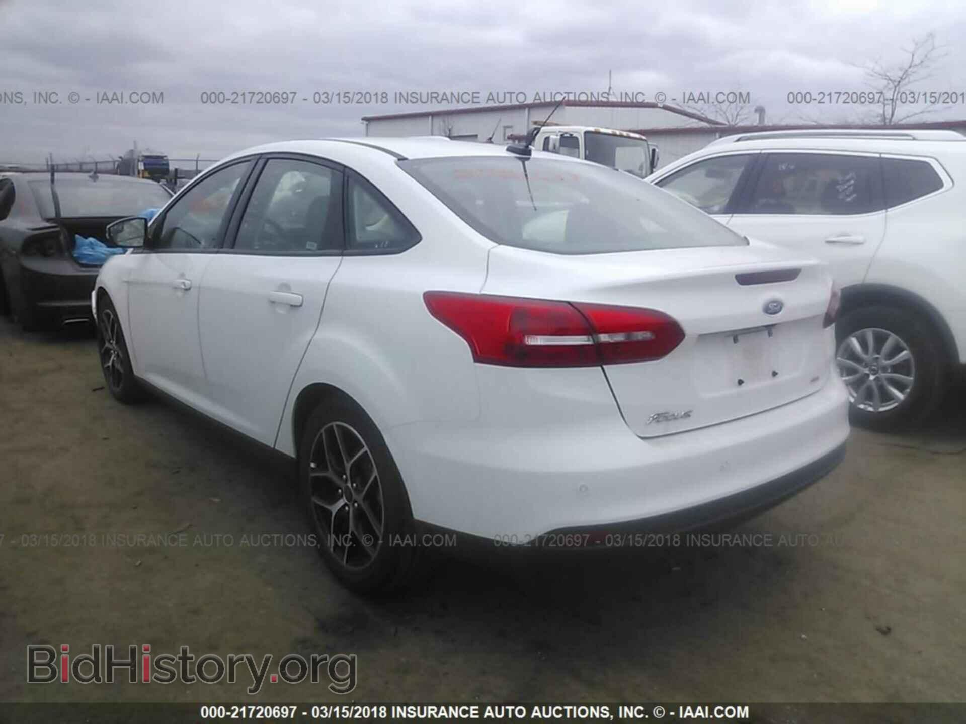 2017 Ford Focus - VIN: 1FADP3H24HL264455 - Photo 3