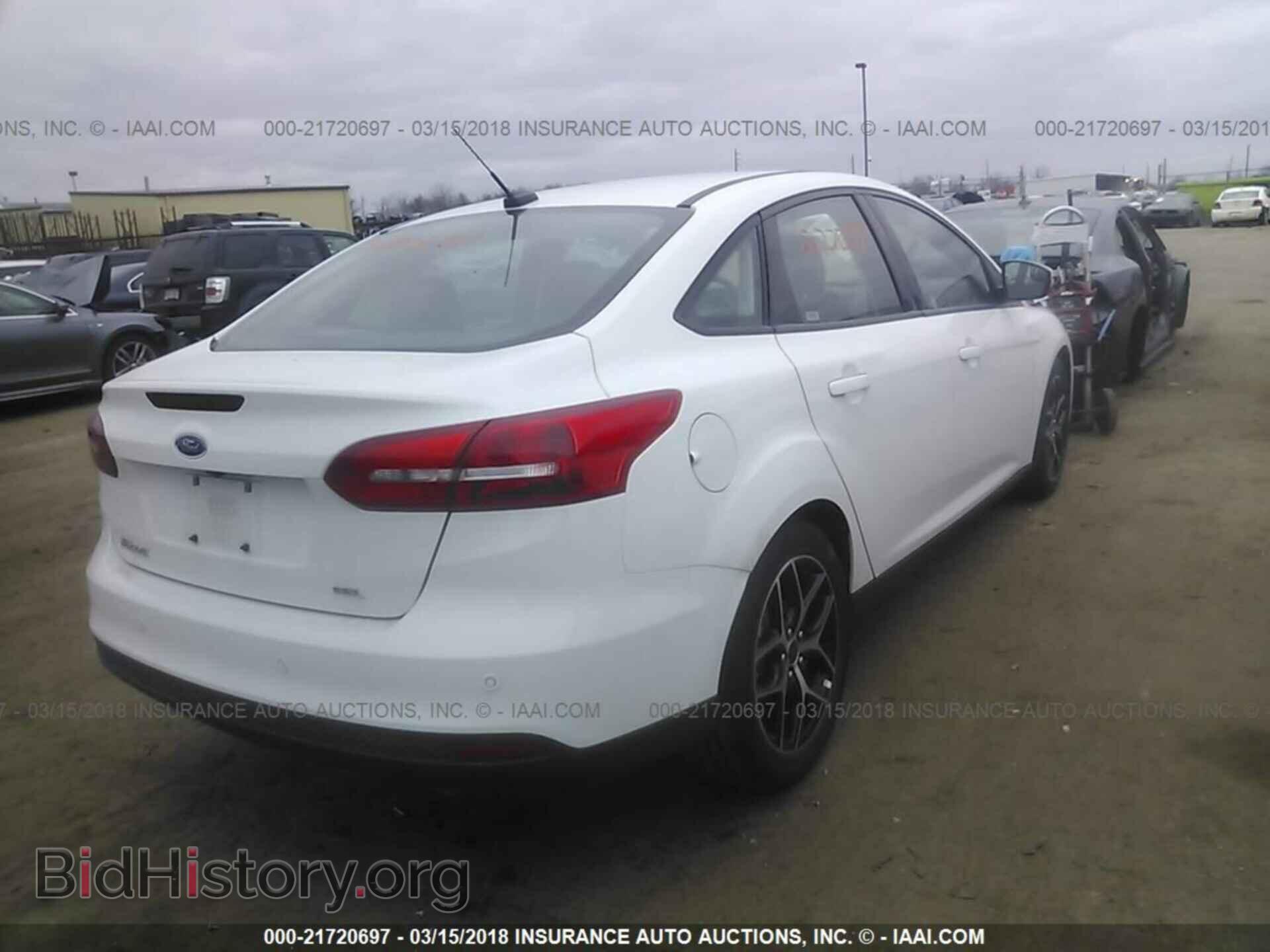 2017 Ford Focus - VIN: 1FADP3H24HL264455 - Photo 4