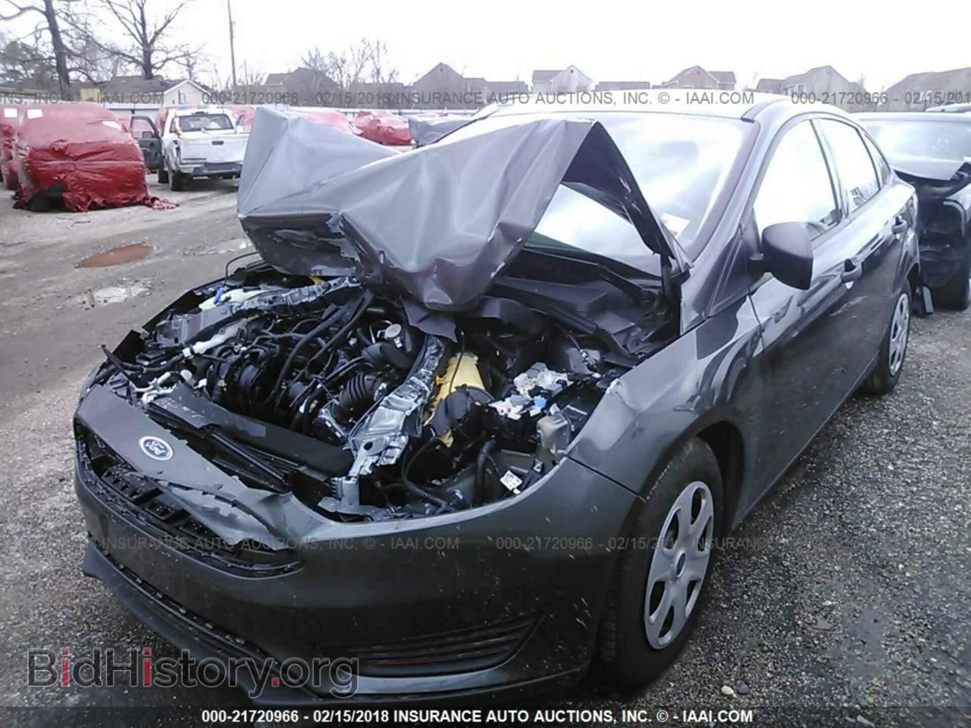 2017 Ford Focus - VIN: 1FADP3E28HL337587 - Photo 2