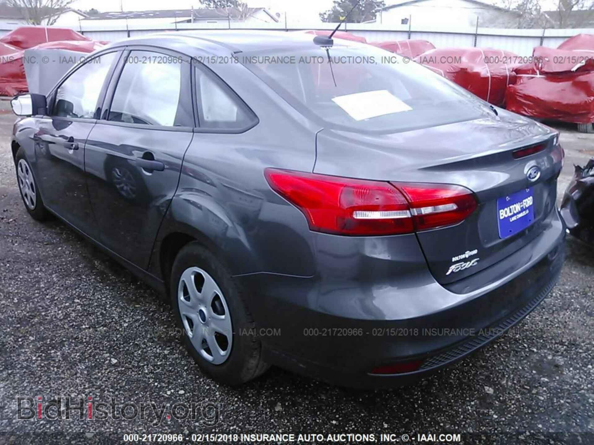 2017 Ford Focus - VIN: 1FADP3E28HL337587 - Photo 3
