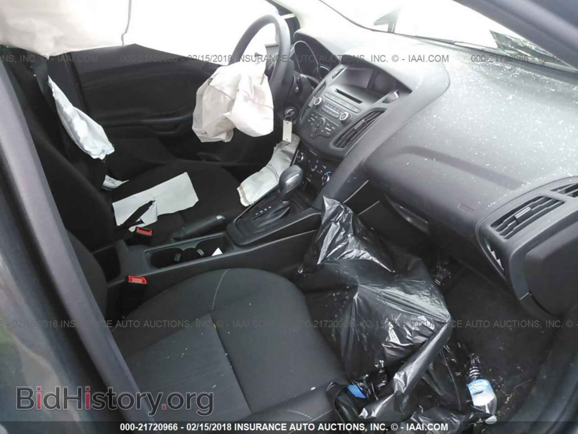 2017 Ford Focus - VIN: 1FADP3E28HL337587 - Photo 5