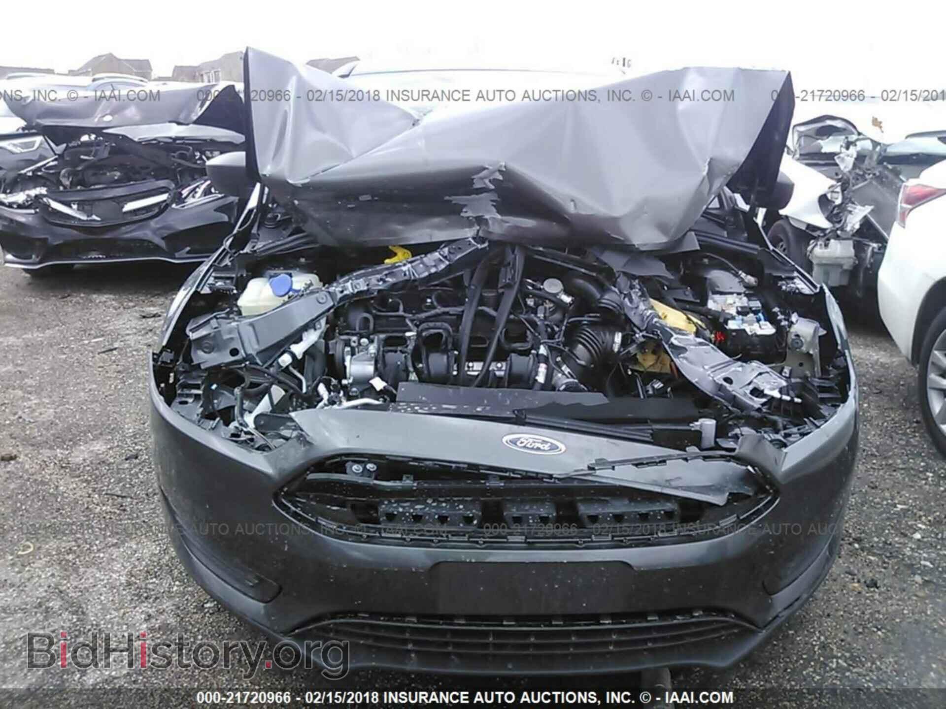 2017 Ford Focus - VIN: 1FADP3E28HL337587 - Photo 6
