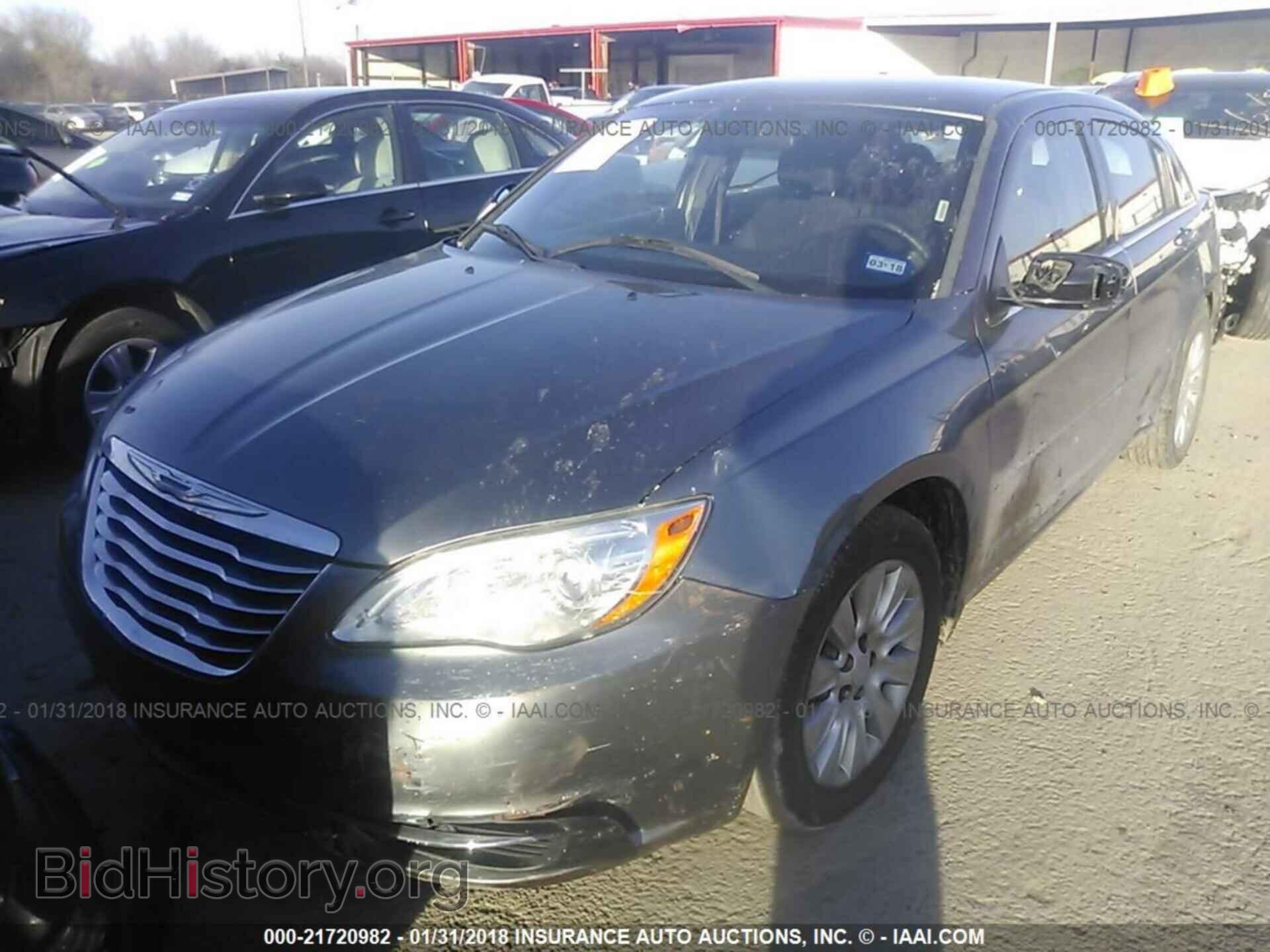 2012 Chrysler 200 - VIN: 1C3CCBAB9CN205361 - Фото 2