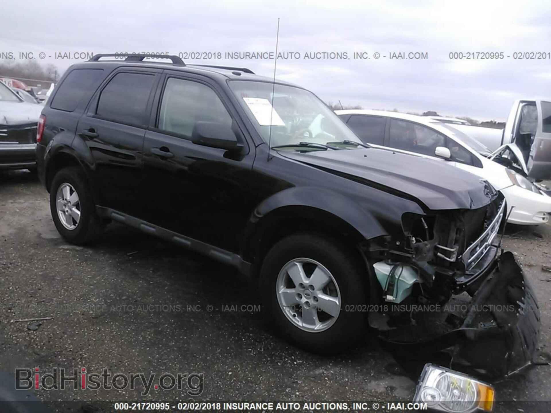 Photo 1FMCU0DG1BKB85798 - Ford Escape 2011