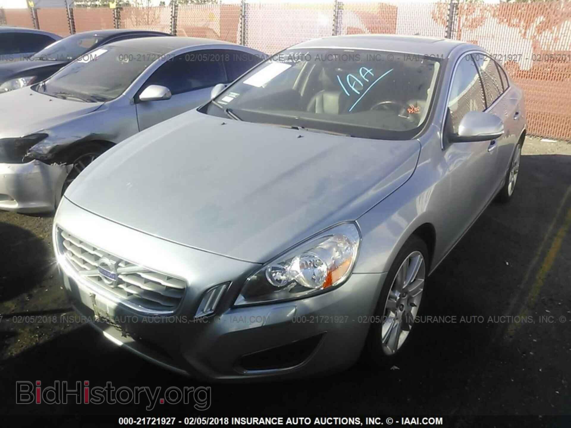 2013 Volvo S60 - VIN: YV1612FS7D2182022 - Фото 2