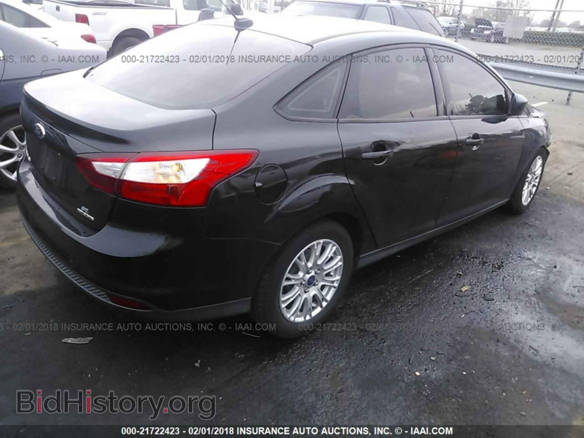 2012 Ford Focus - VIN: 1FAHP3F27CL375529 - Photo 4