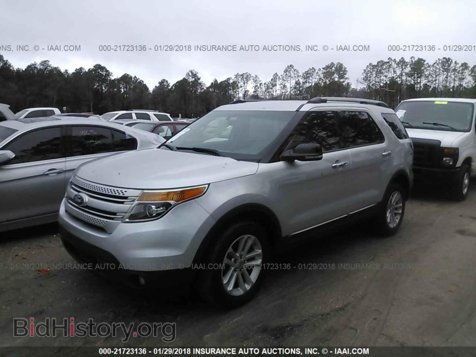 2011 Ford Explorer - VIN: 1FMHK8D81BGA22719 - Photo 2