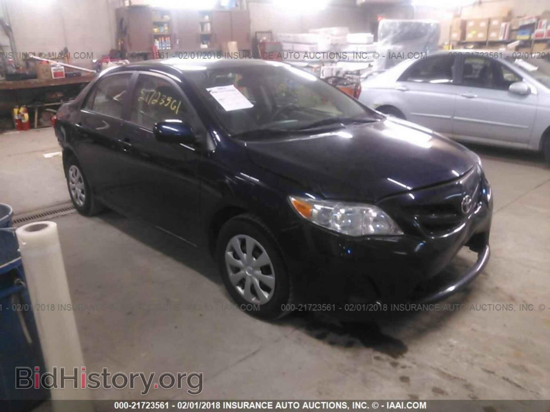 Photo 2T1BU4EE3BC683099 - Toyota Corolla 2011