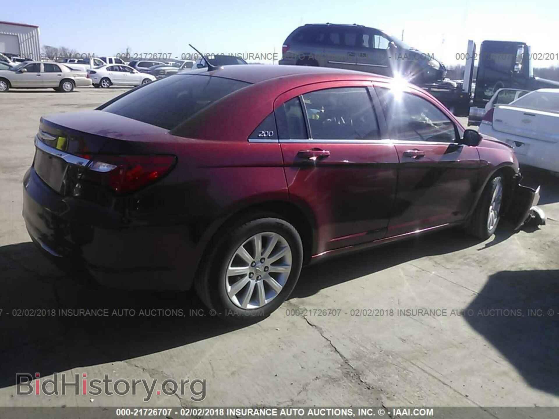 2014 Chrysler 200 - VIN: 1C3CCBBG4EN106041 - Фото 4
