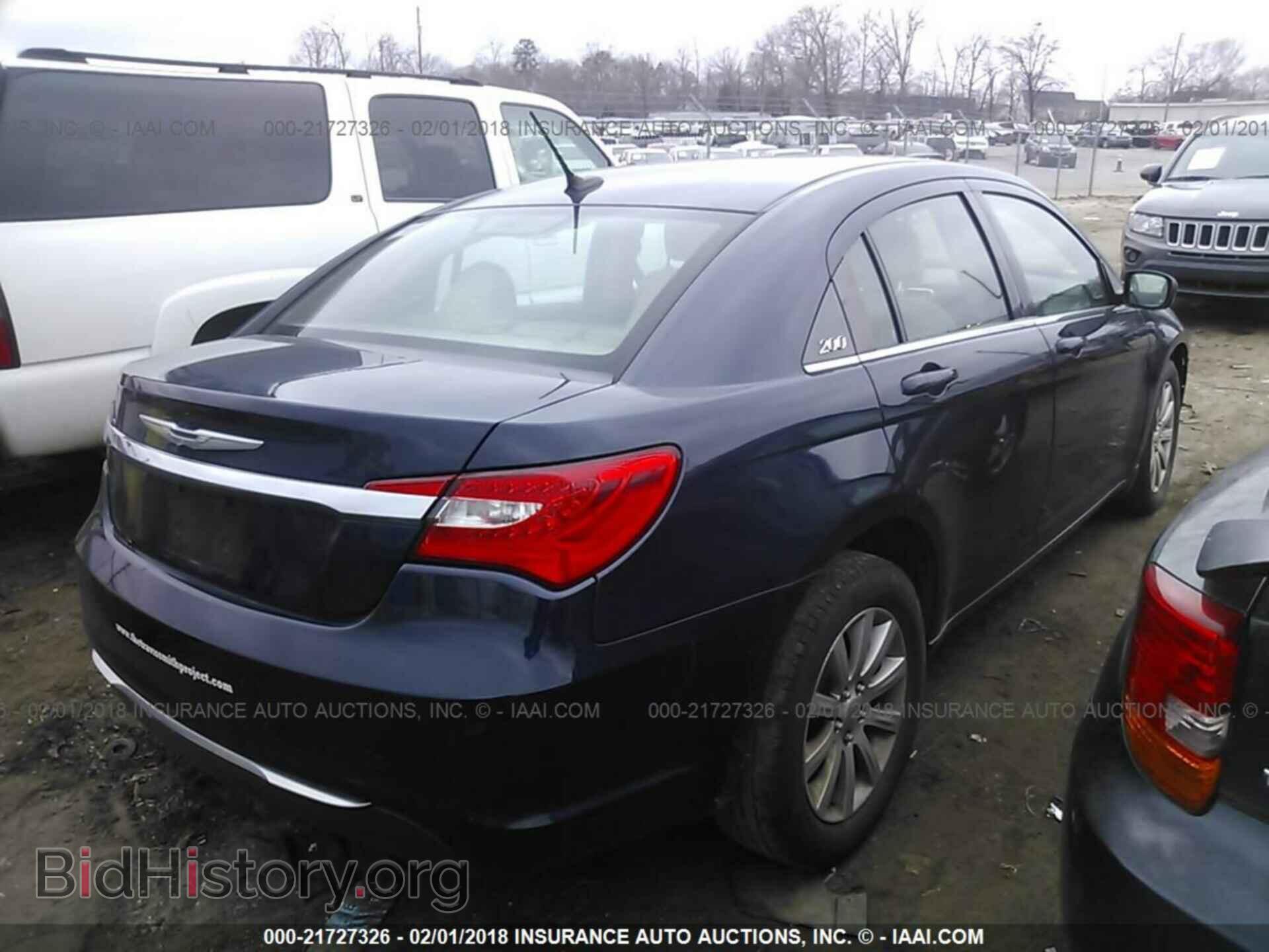 2013 Chrysler 200 - VIN: 1C3CCBBB5DN593589 - Photo 4