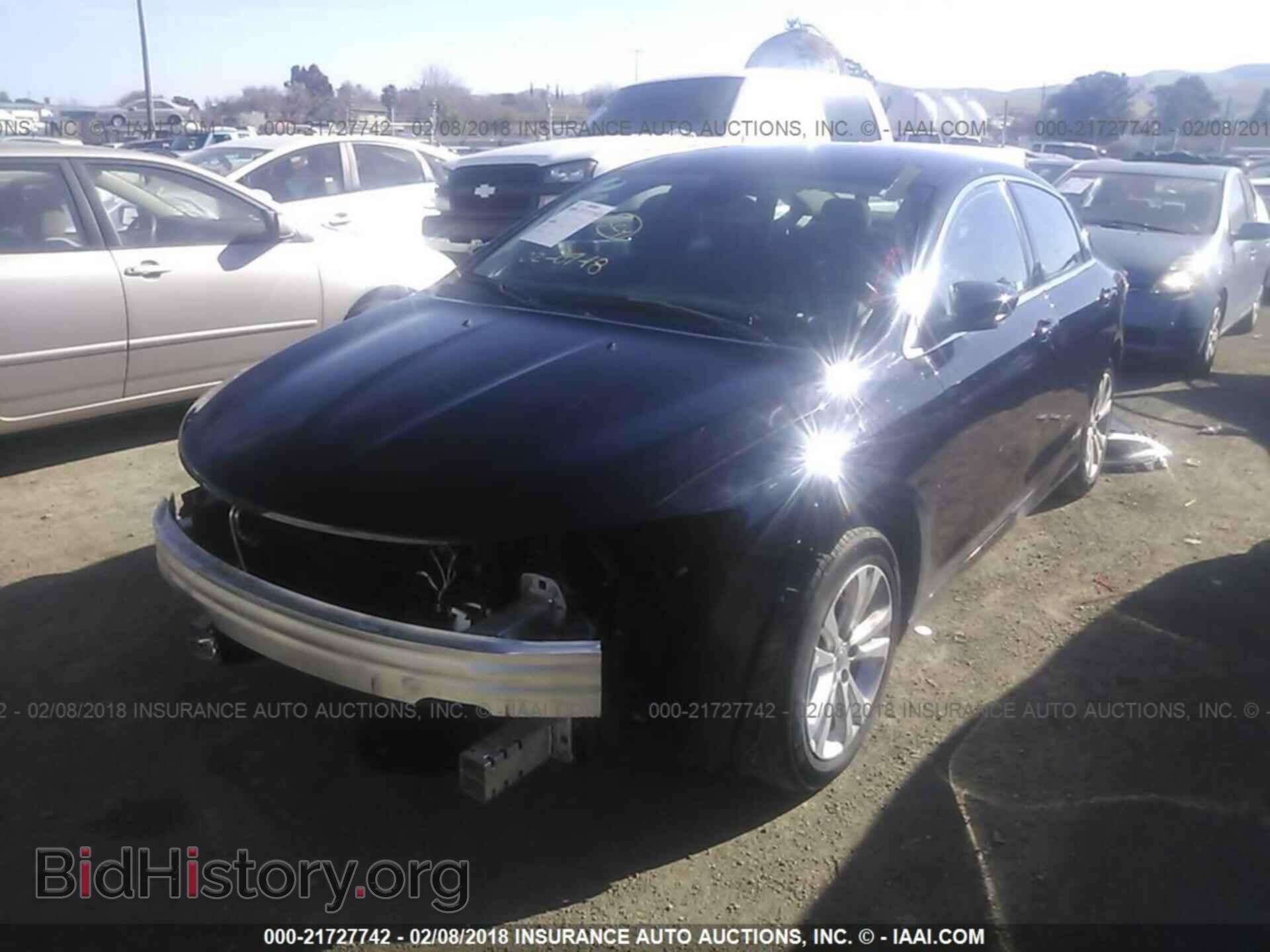 2016 Chrysler 200 - VIN: 1C3CCCFB6GN183310 - Photo 2