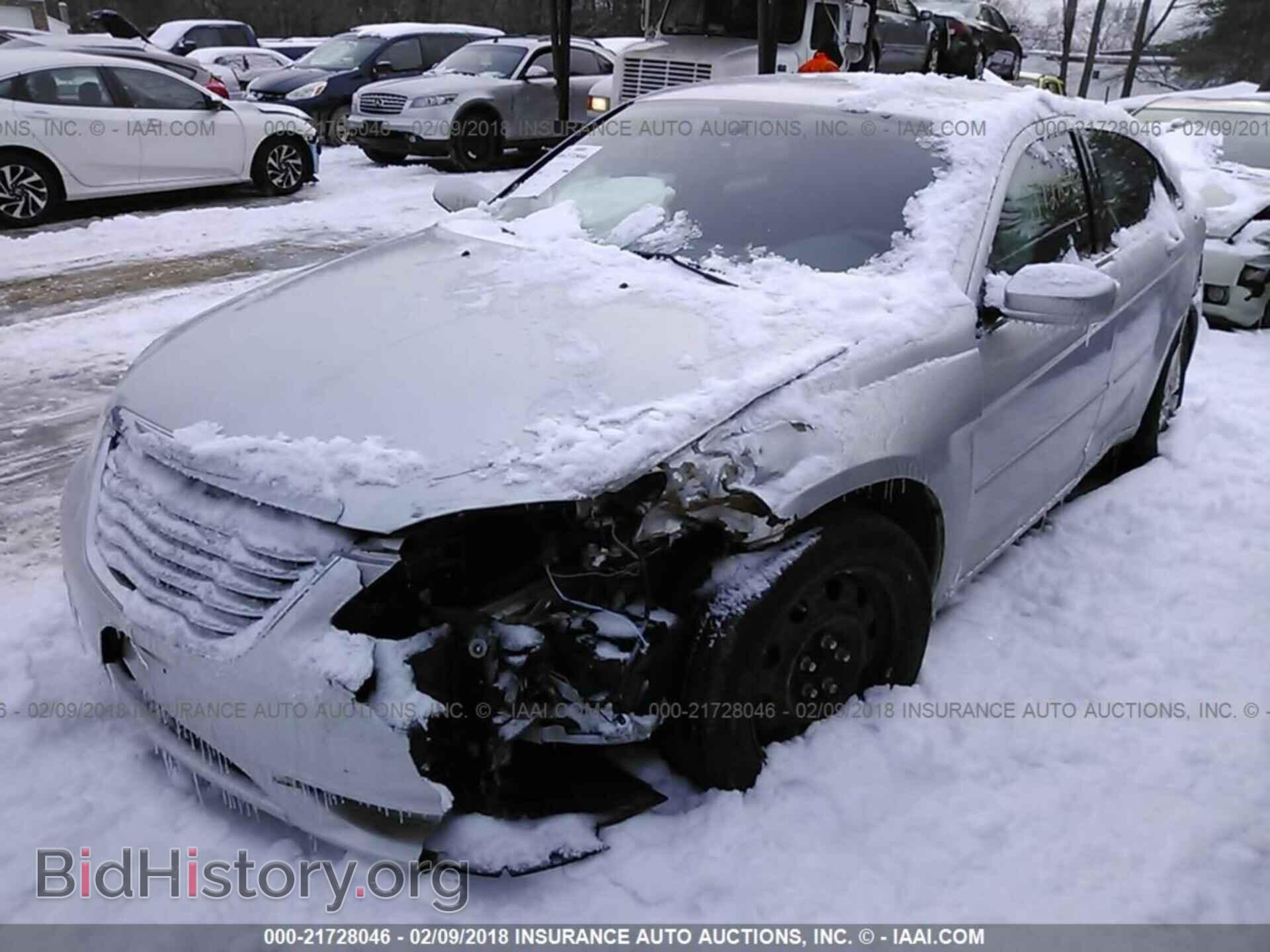 2012 Chrysler 200 - VIN: 1C3CCBAB8CN240859 - Фото 2