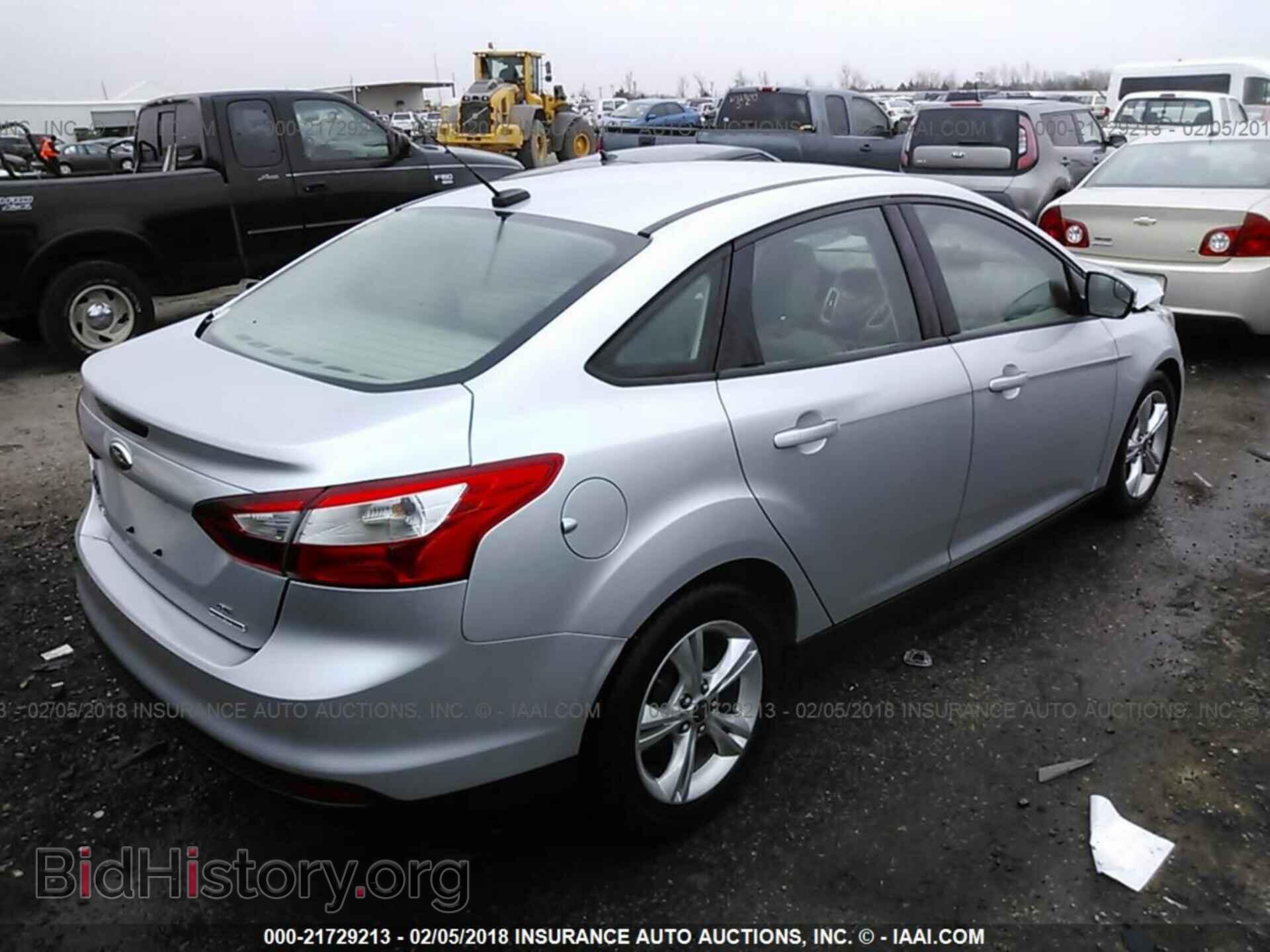 2013 Ford Focus - VIN: 1FADP3F24DL226477 - Photo 4