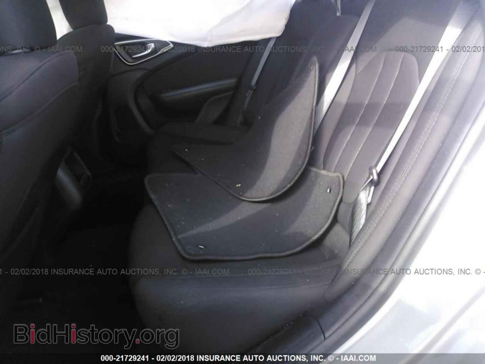 2016 Chrysler 200 - VIN: 1C3CCCAB1GN103550 - Photo 8