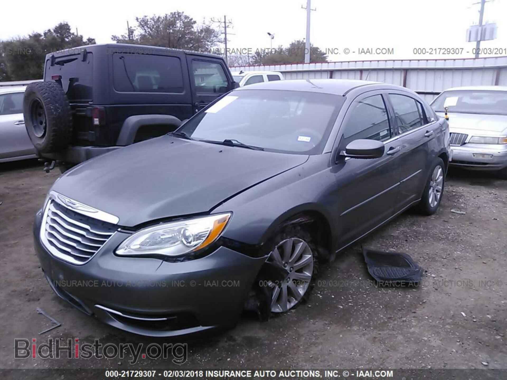 2012 Chrysler 200 - VIN: 1C3CCBBB0CN205070 - Photo 2