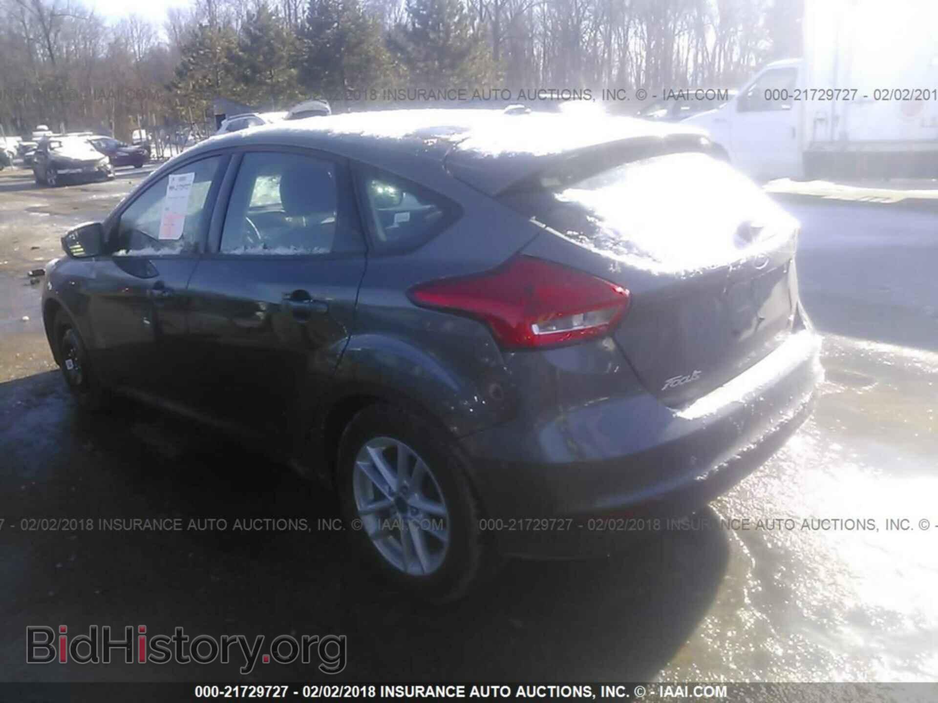 2017 Ford Focus - VIN: 1FADP3K22HL291002 - Photo 3
