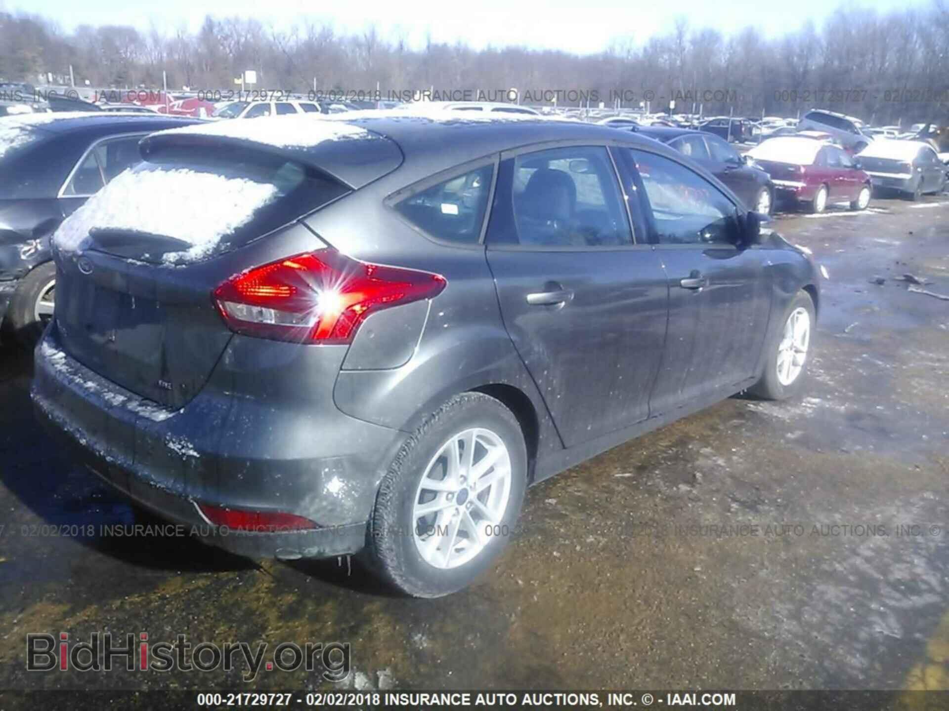 2017 Ford Focus - VIN: 1FADP3K22HL291002 - Photo 4