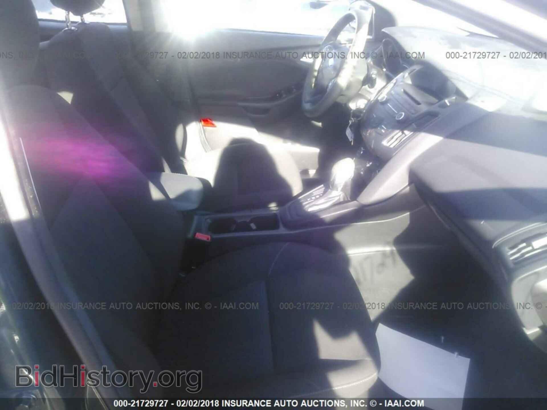2017 Ford Focus - VIN: 1FADP3K22HL291002 - Photo 5
