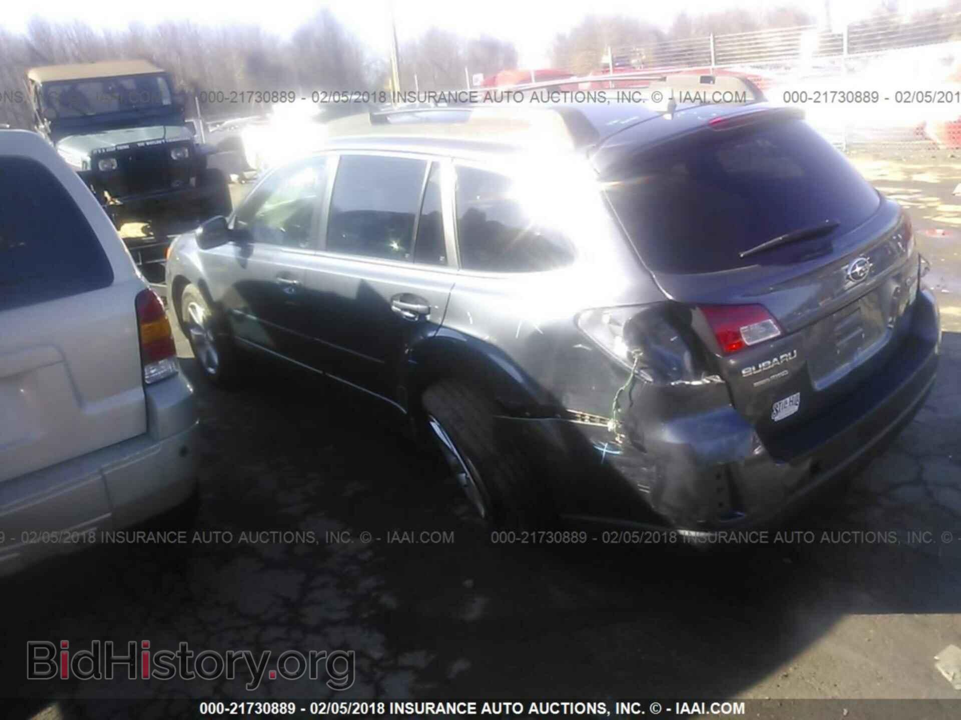 2014 Subaru Outback - VIN: 4S4BRBLC2E3295779 - Фото 3