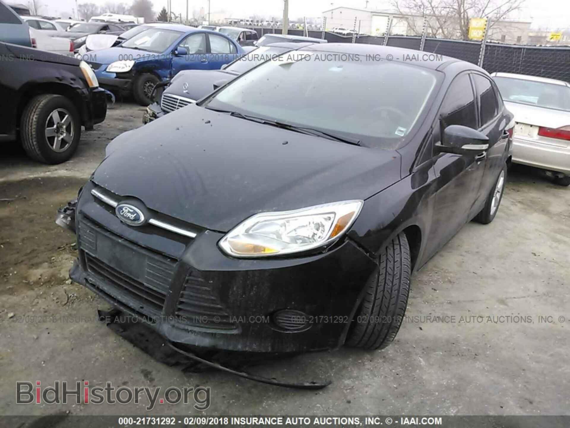 2014 Ford Focus - VIN: 1FADP3F23EL109832 - Фото 2