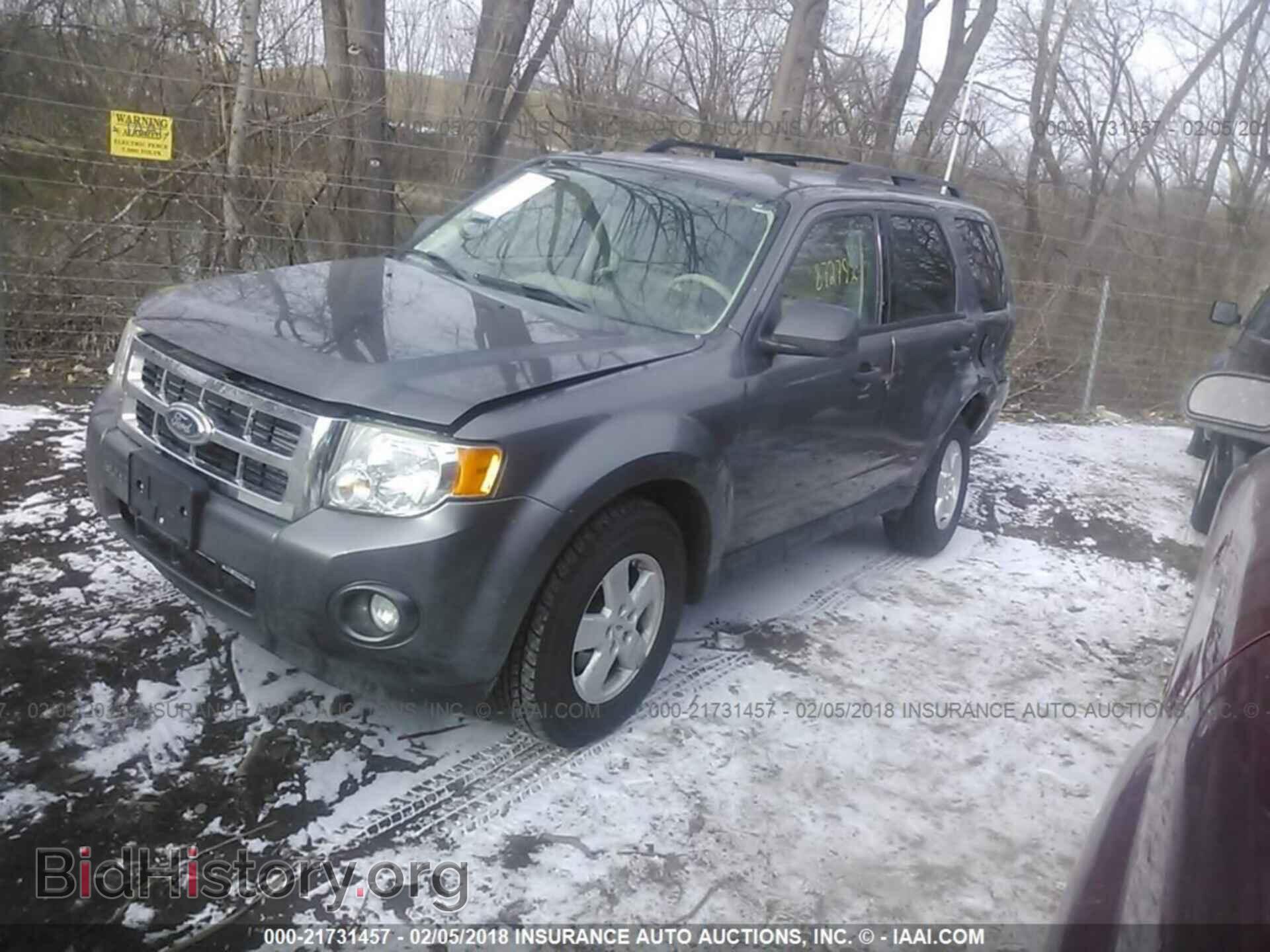 2011 Ford Escape - VIN: 1FMCU9D76BKA62504 - Фото 2