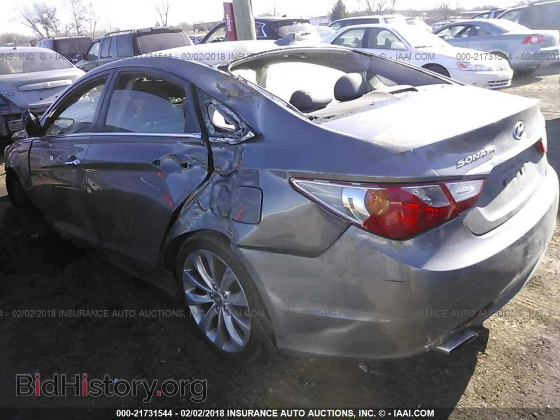 2012 Hyundai Sonata - VIN: 5NPEC4ACXCH358355 - Photo 3