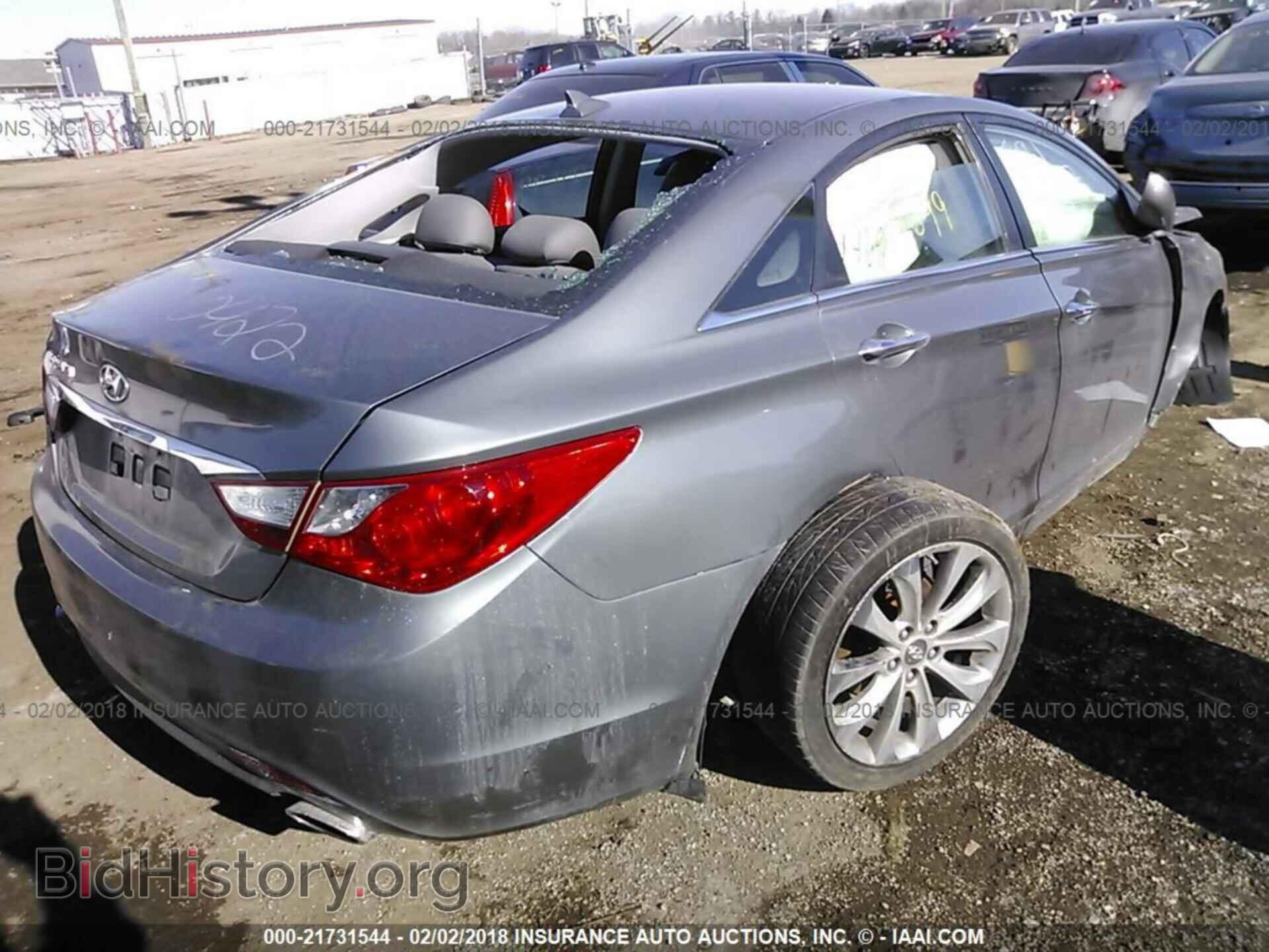 2012 Hyundai Sonata - VIN: 5NPEC4ACXCH358355 - Photo 4