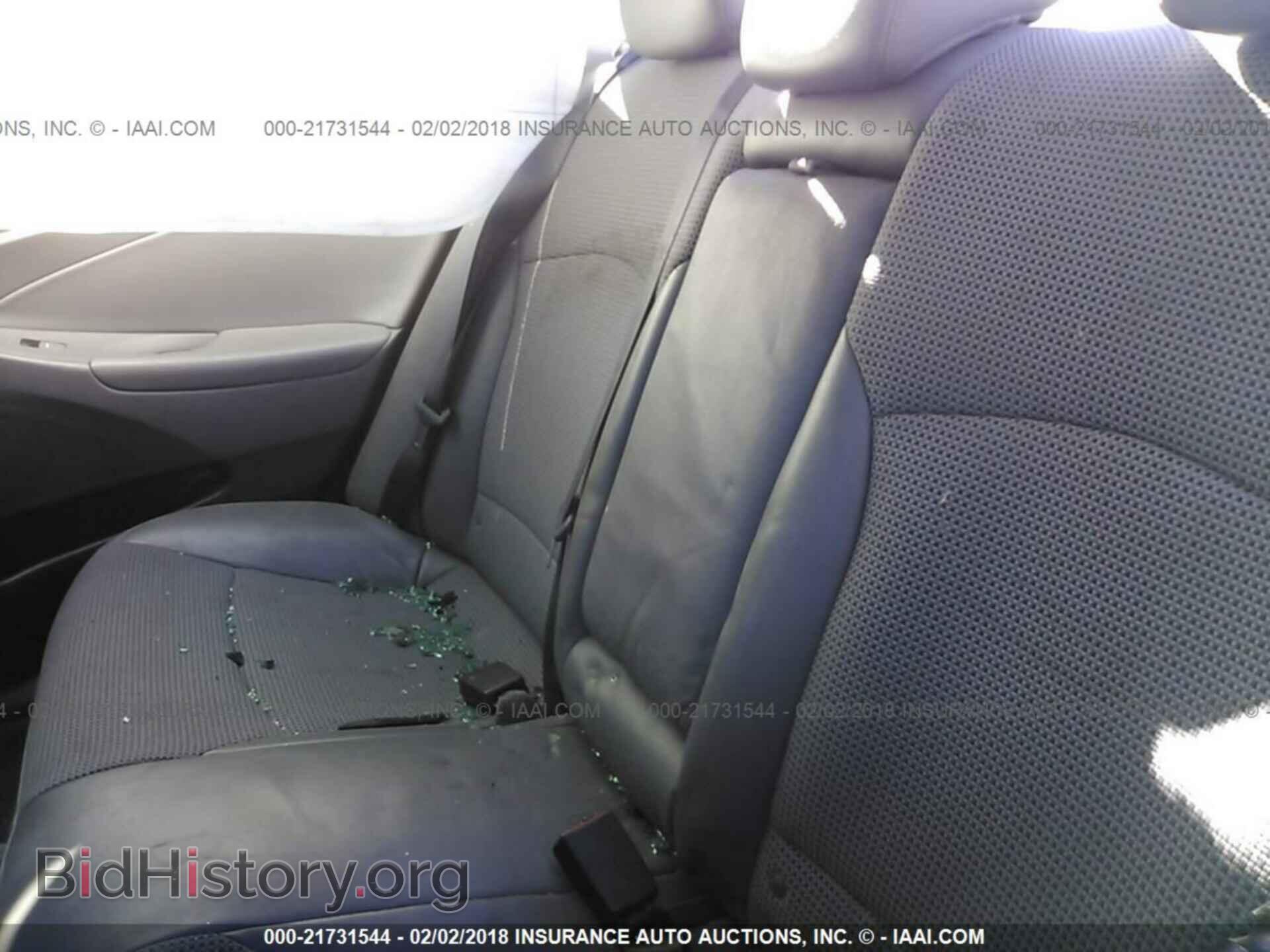 2012 Hyundai Sonata - VIN: 5NPEC4ACXCH358355 - Photo 8