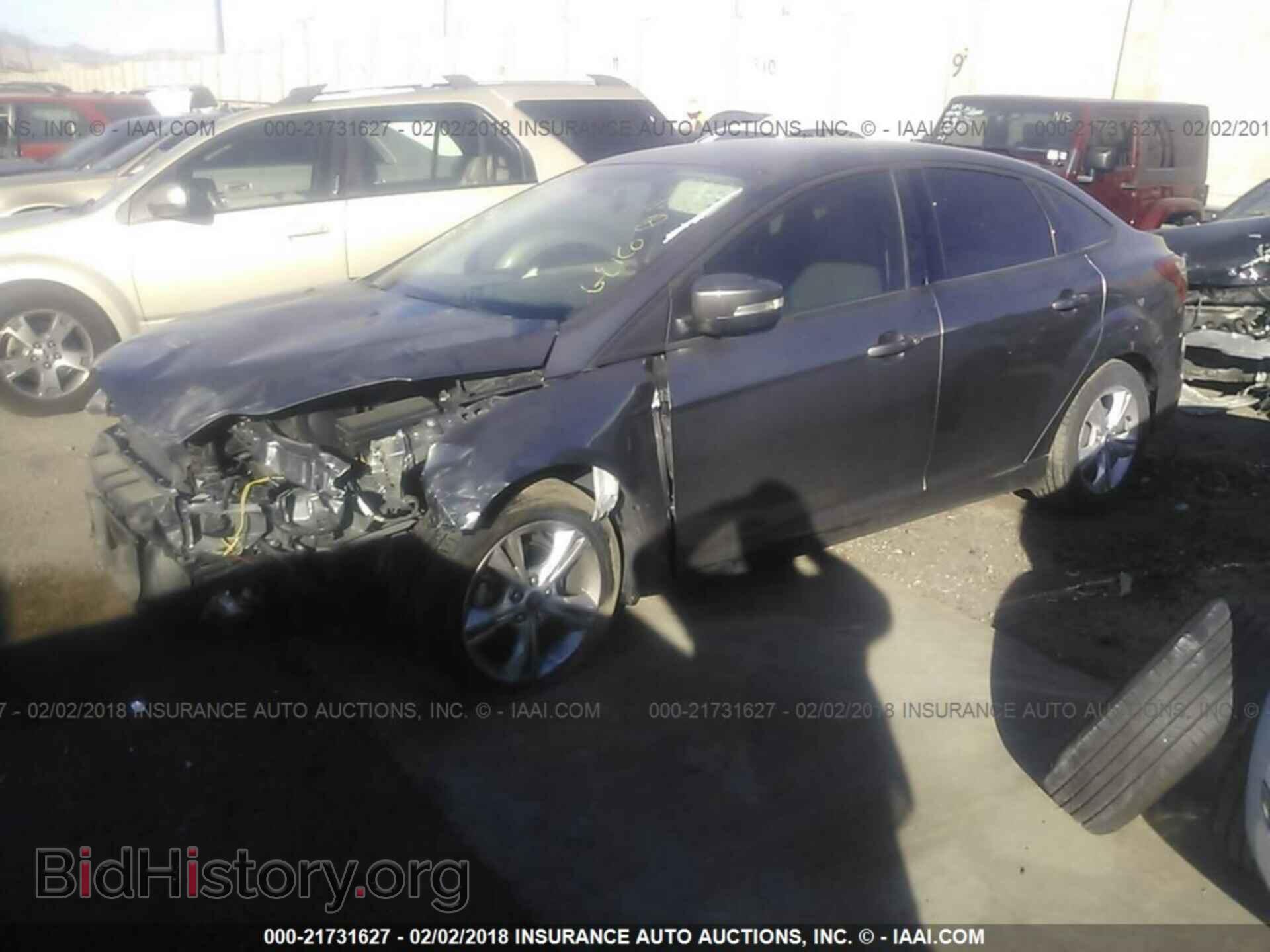 2013 Ford Focus - VIN: 1FADP3F29DL201106 - Фото 2
