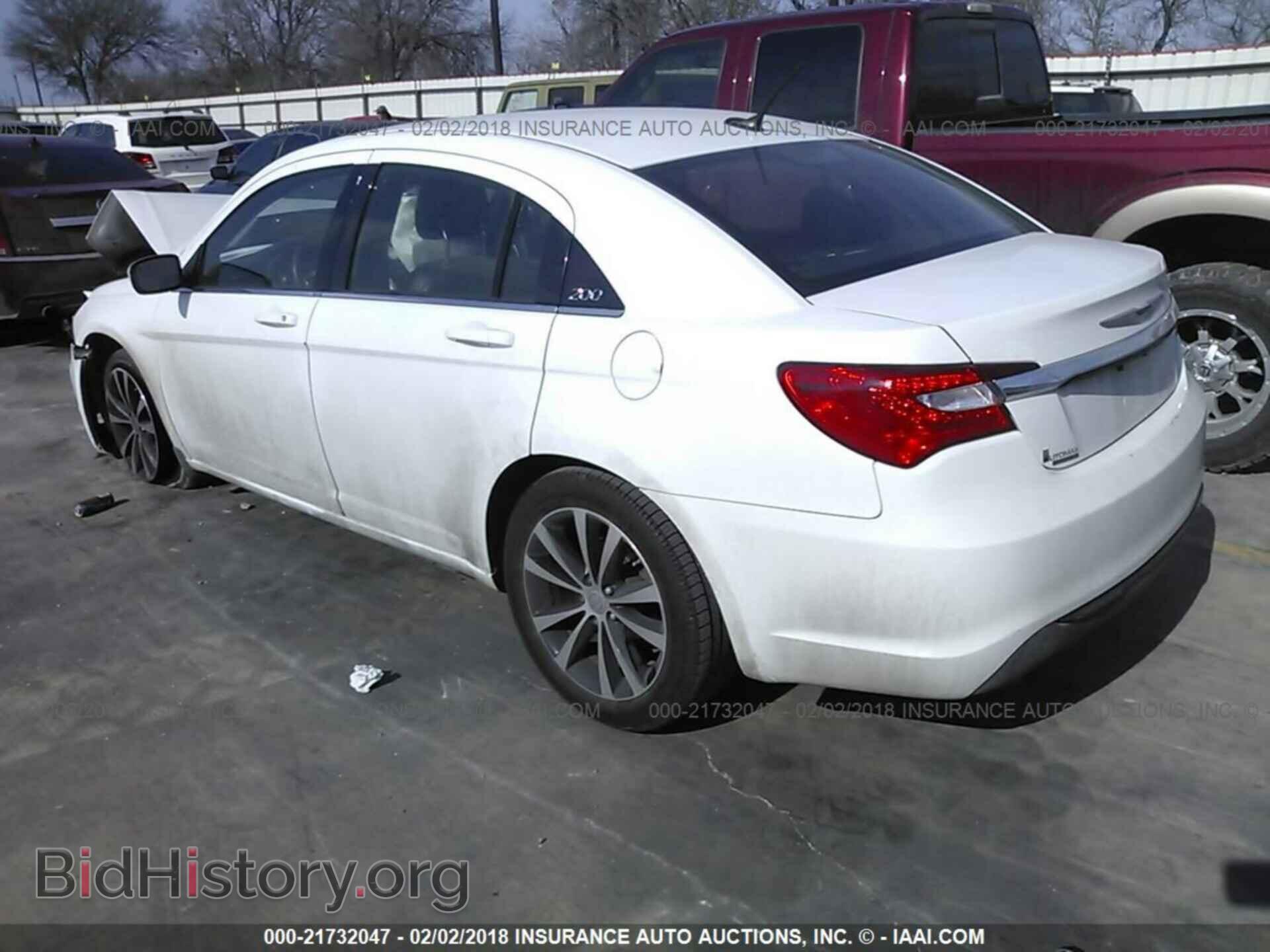 2013 Chrysler 200 - VIN: 1C3CCBCG5DN520670 - Photo 3