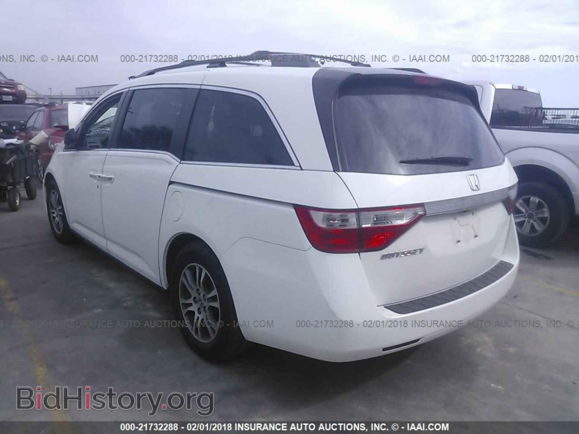 2013 Honda Odyssey - VIN: 5FNRL5H68DB090610 - Фото 3