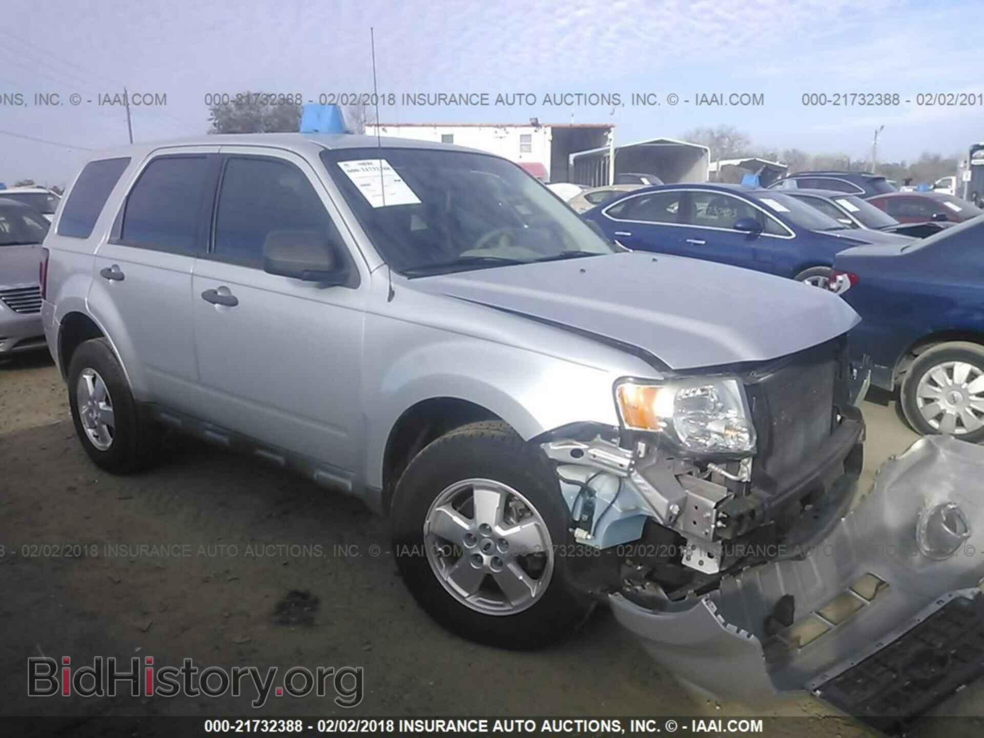 Photo 1FMCU0C74CKB09852 - Ford Escape 2012