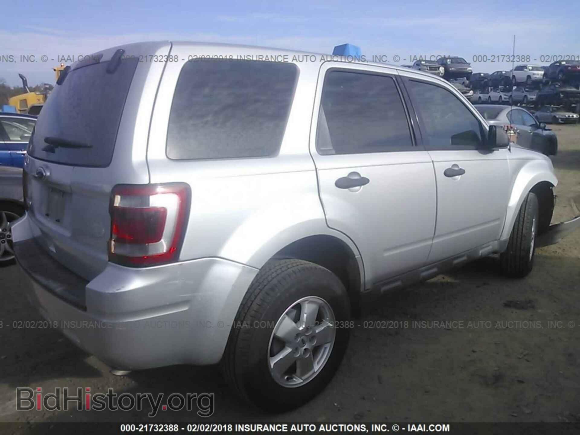 2012 Ford Escape - VIN: 1FMCU0C74CKB09852 - Photo 4