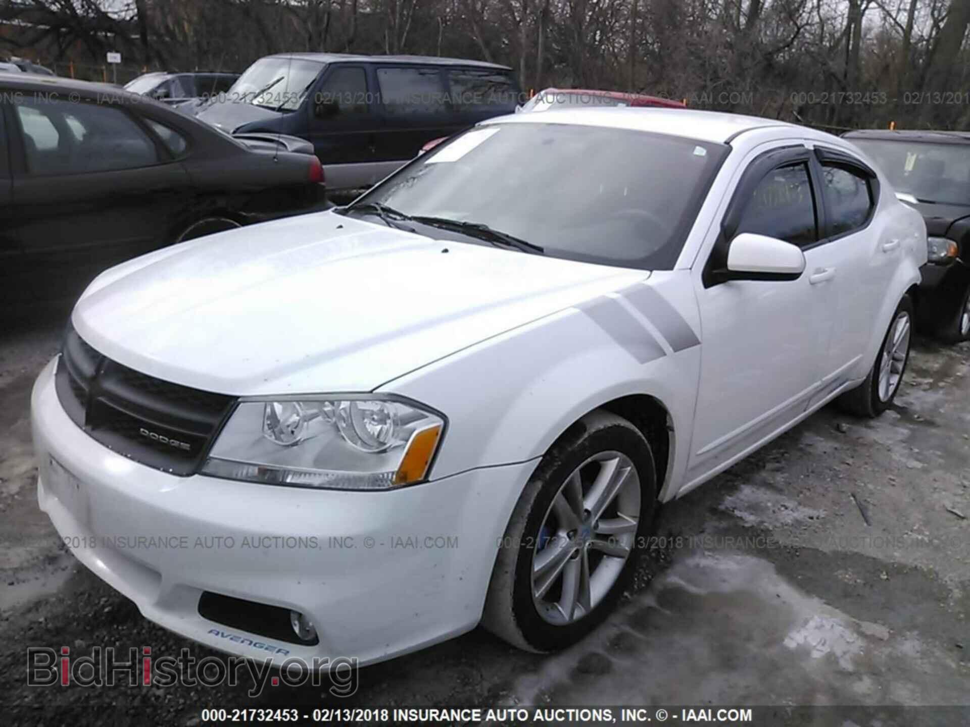 2011 Dodge Avenger - VIN: 1B3BD1FG0BN587489 - Photo 2