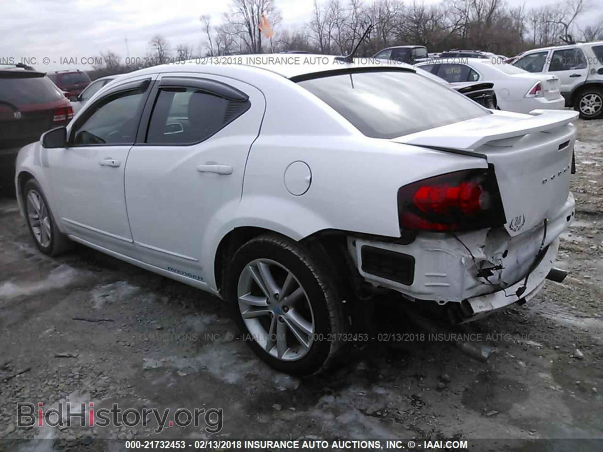 2011 Dodge Avenger - VIN: 1B3BD1FG0BN587489 - Photo 3