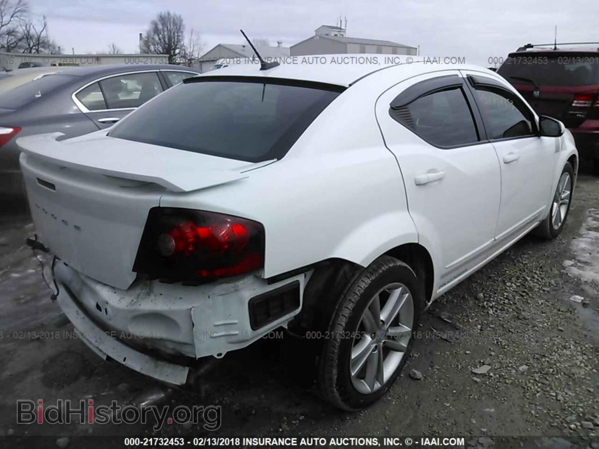 2011 Dodge Avenger - VIN: 1B3BD1FG0BN587489 - Photo 4