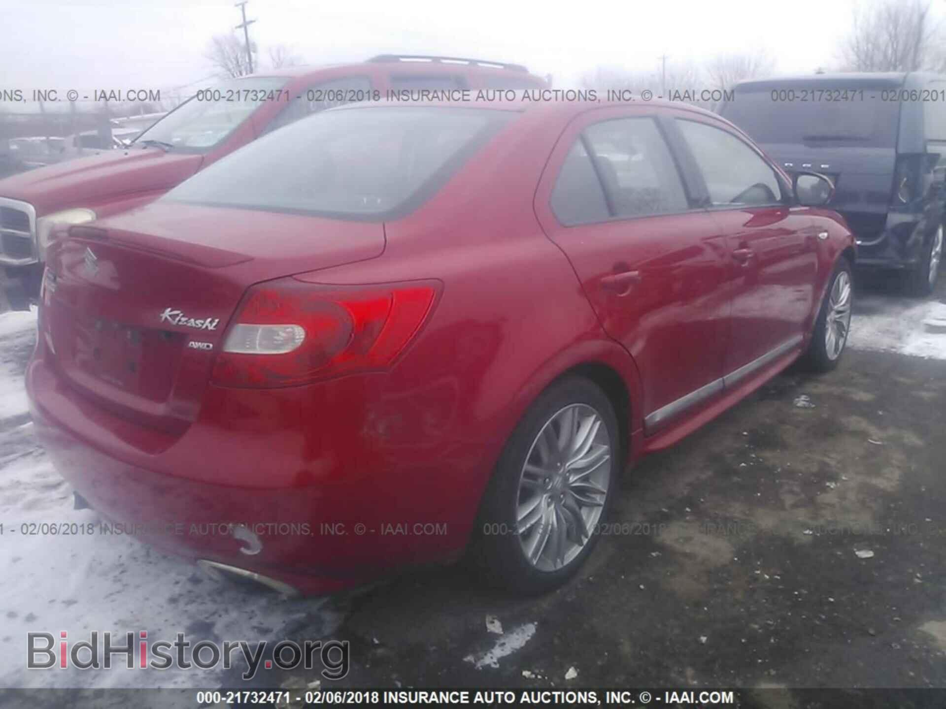 2011 Suzuki Kizashi - VIN: JS2RF9A87B6110743 - Photo 4