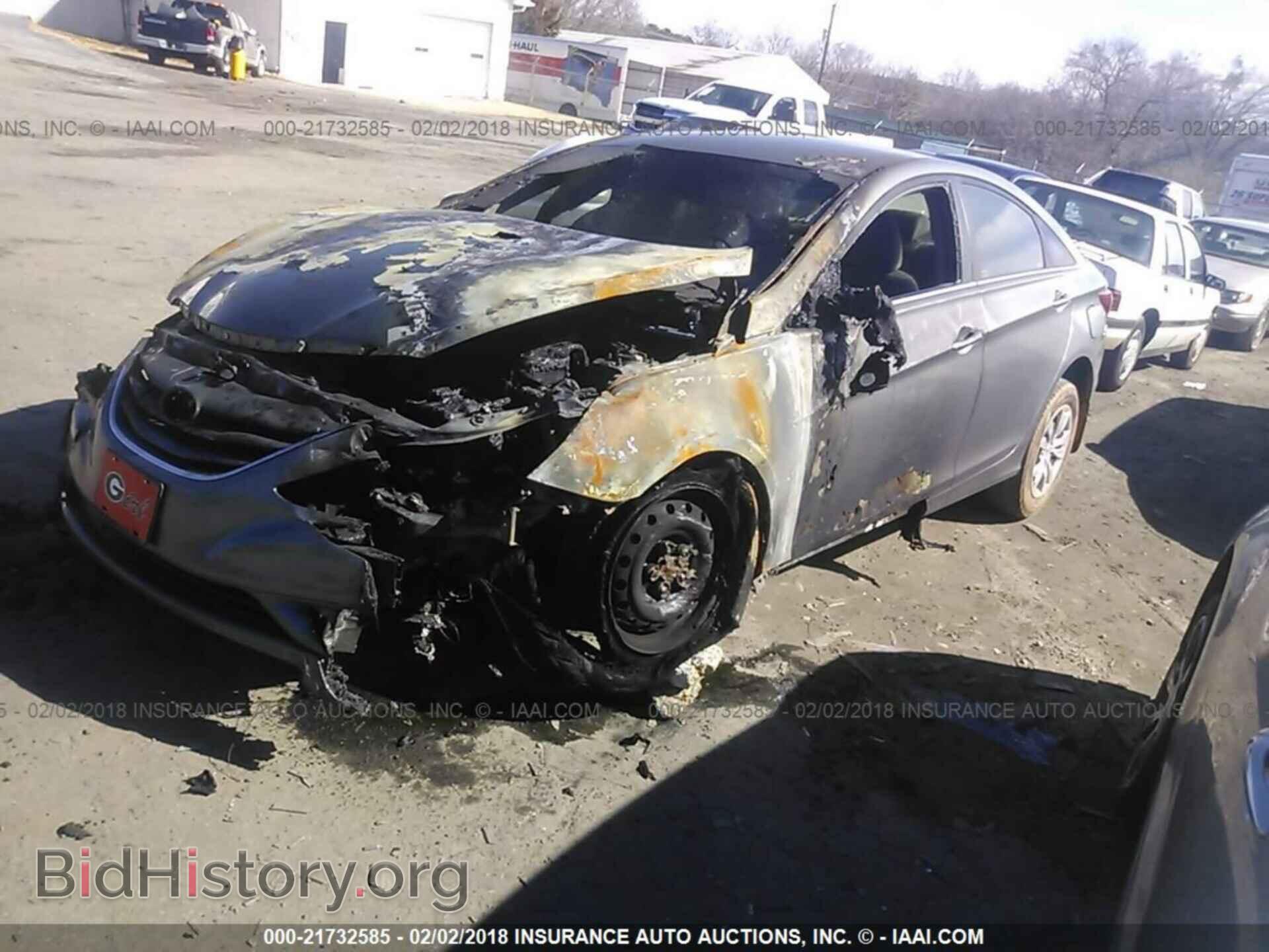 2012 Hyundai Sonata - VIN: 5NPEB4AC6CH410325 - Фото 2