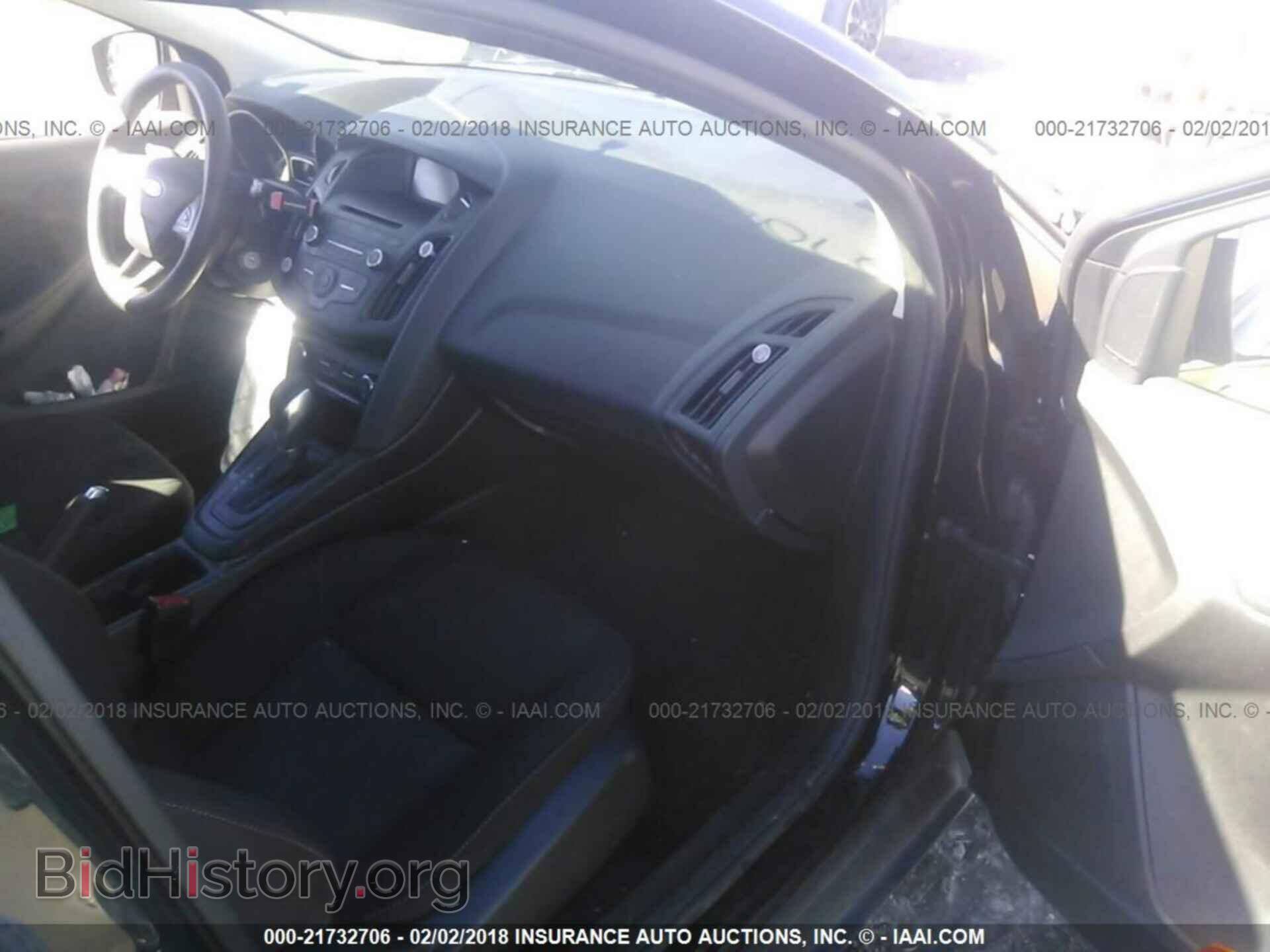 2016 Ford Focus - VIN: 1FADP3E21GL352589 - Photo 5