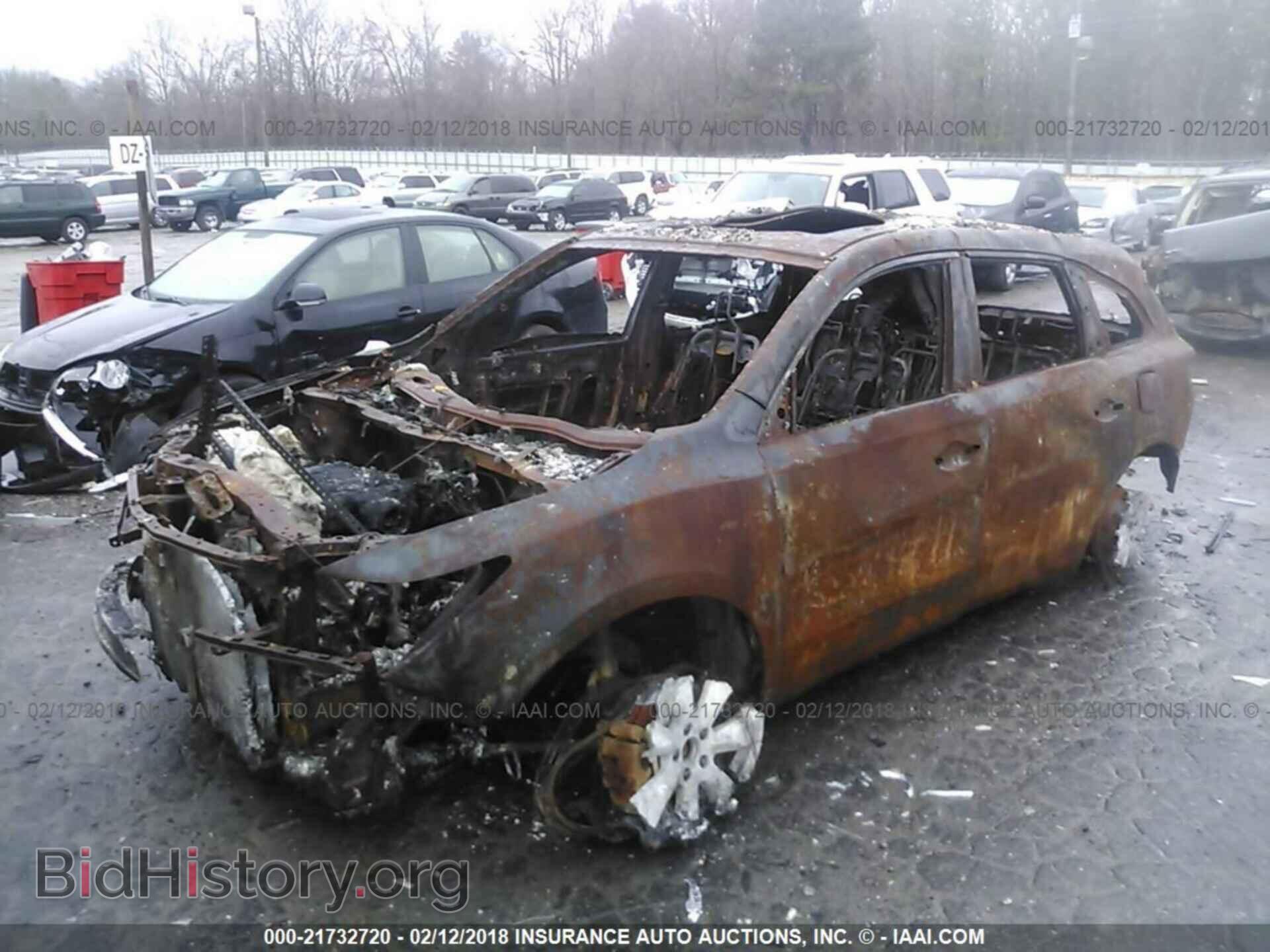 2015 Acura Mdx - VIN: 5FRYD4H88FB028923 - Фото 2